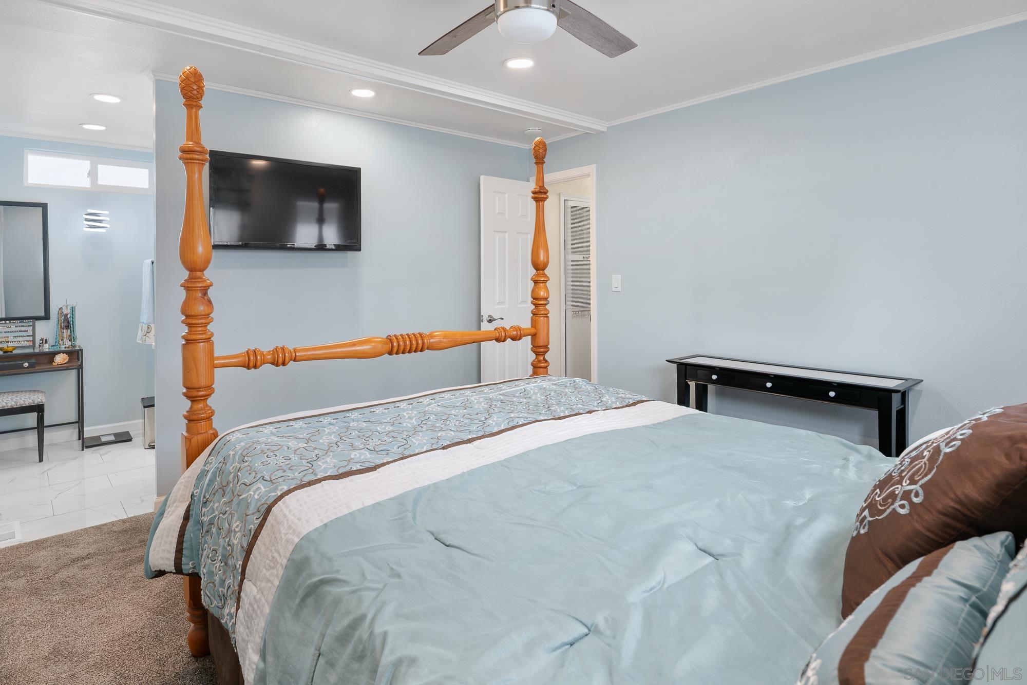 Detail Gallery Image 19 of 51 For 12  Bahia Ln, Oceanside,  CA 92058 - 2 Beds | 2 Baths