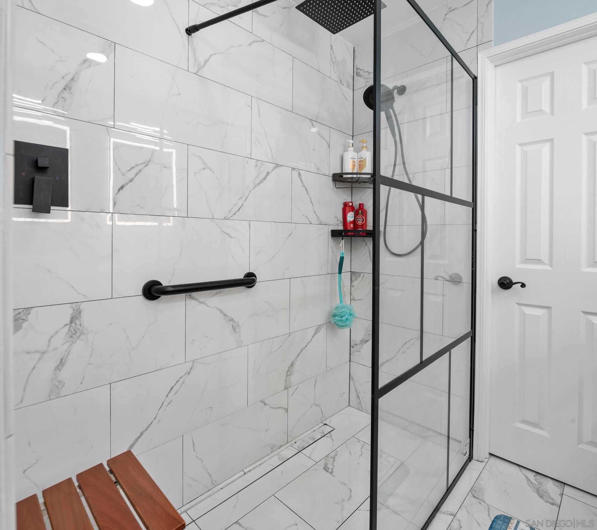 Detail Gallery Image 23 of 51 For 12  Bahia Ln, Oceanside,  CA 92058 - 2 Beds | 2 Baths