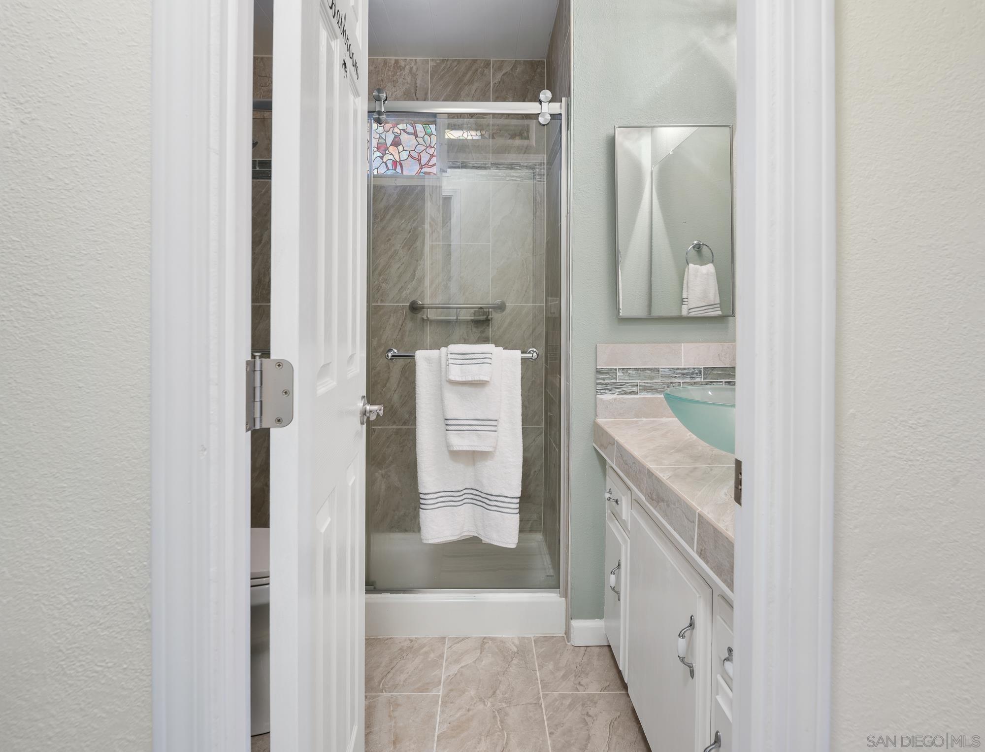 Detail Gallery Image 27 of 51 For 12  Bahia Ln, Oceanside,  CA 92058 - 2 Beds | 2 Baths