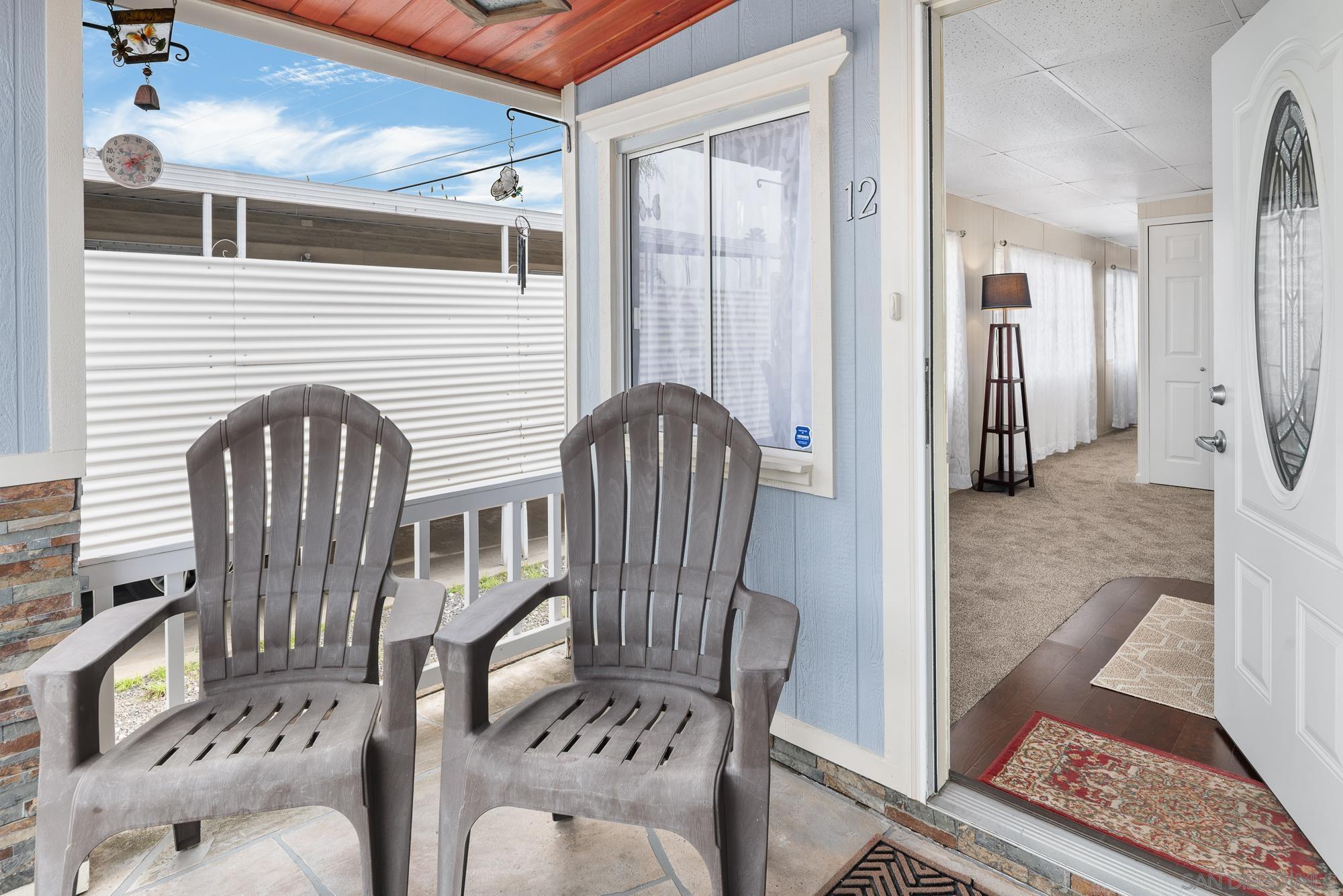 Detail Gallery Image 4 of 51 For 12  Bahia Ln, Oceanside,  CA 92058 - 2 Beds | 2 Baths