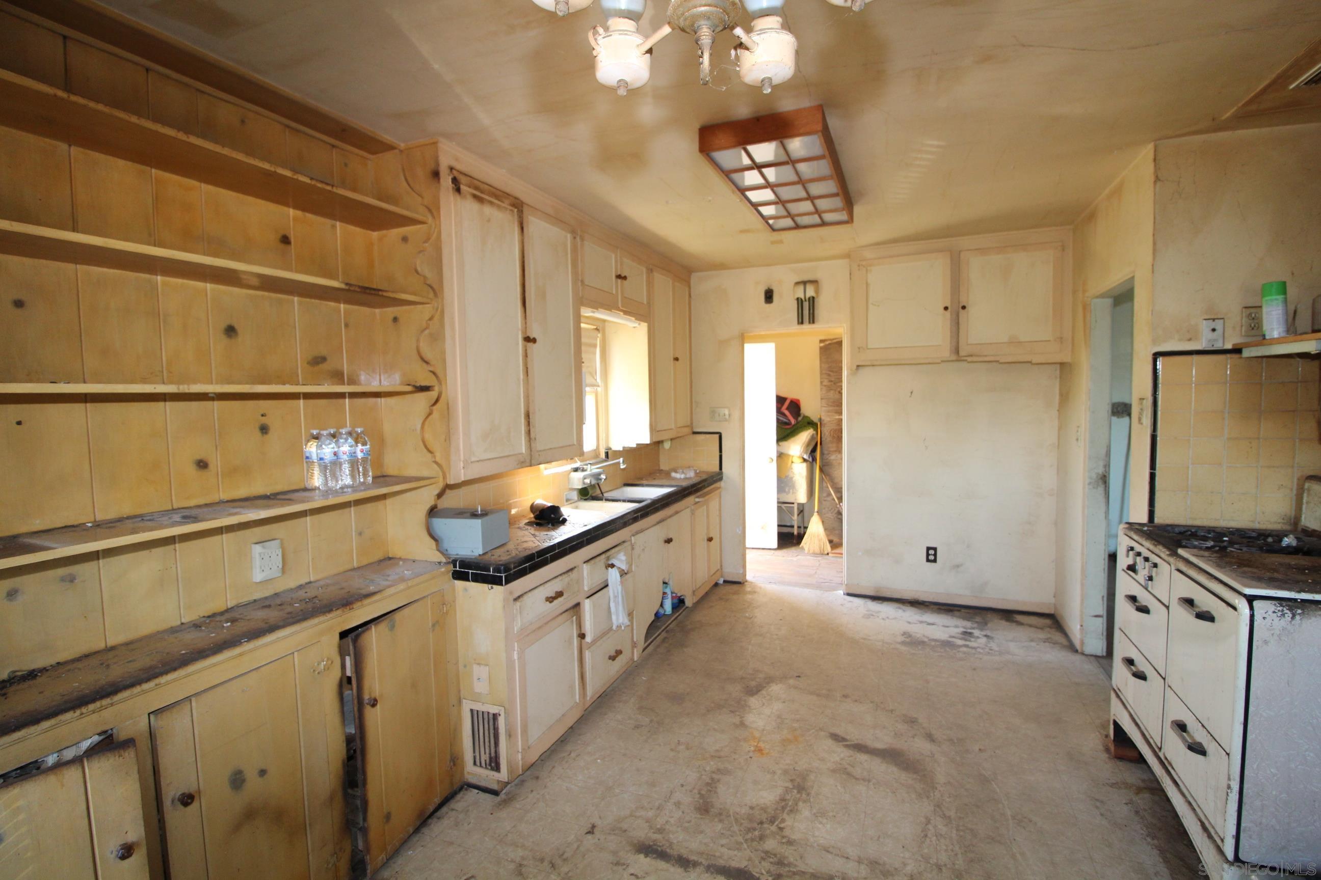 Detail Gallery Image 15 of 27 For 3255  Marlton Dr, San Diego,  CA 92104 - 2 Beds | 1 Baths