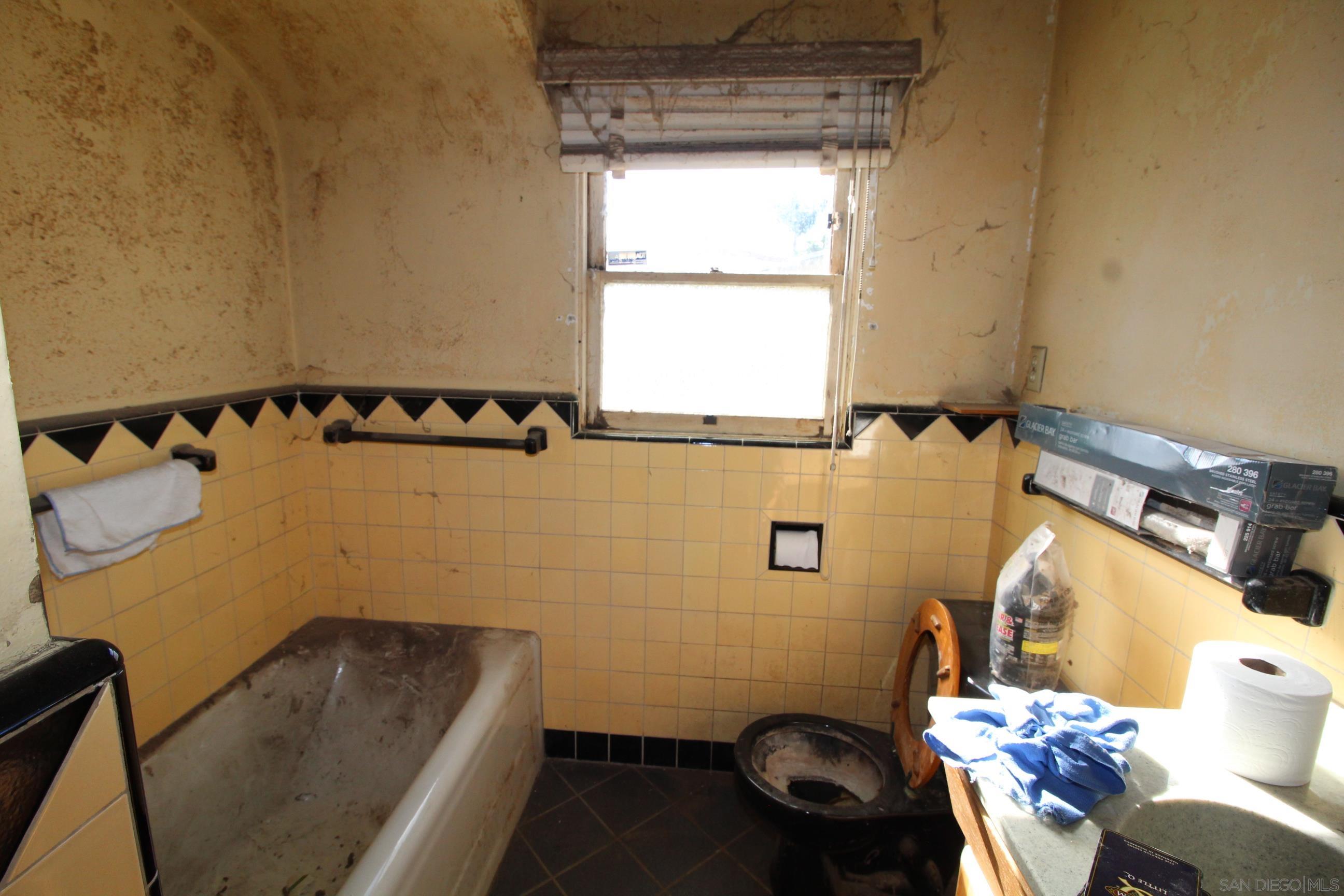 Detail Gallery Image 22 of 27 For 3255  Marlton Dr, San Diego,  CA 92104 - 2 Beds | 1 Baths