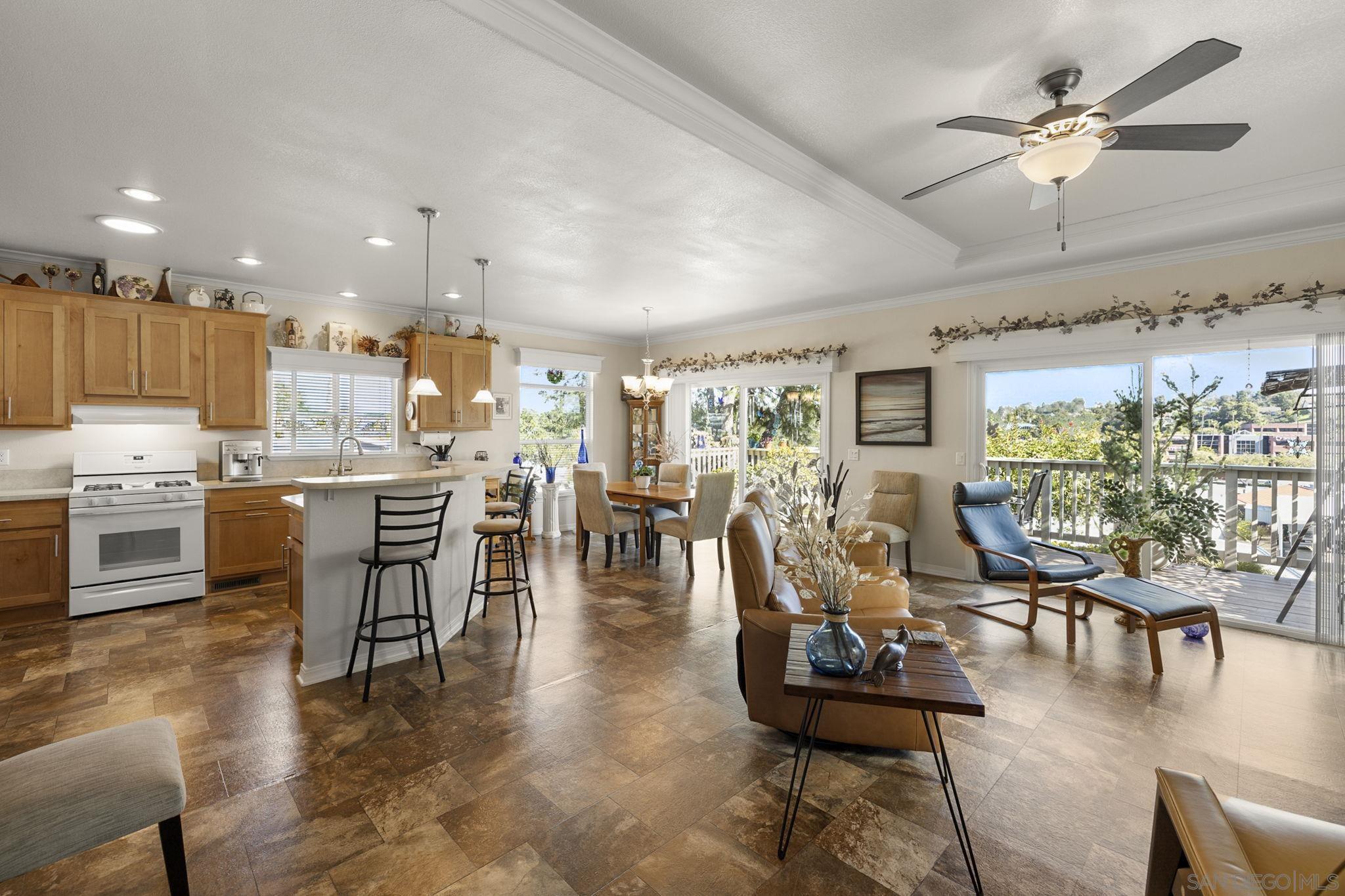 Detail Gallery Image 3 of 35 For 444 N El Camino Real  Spc 48,  Encinitas,  CA 92024 - 3 Beds | 2 Baths