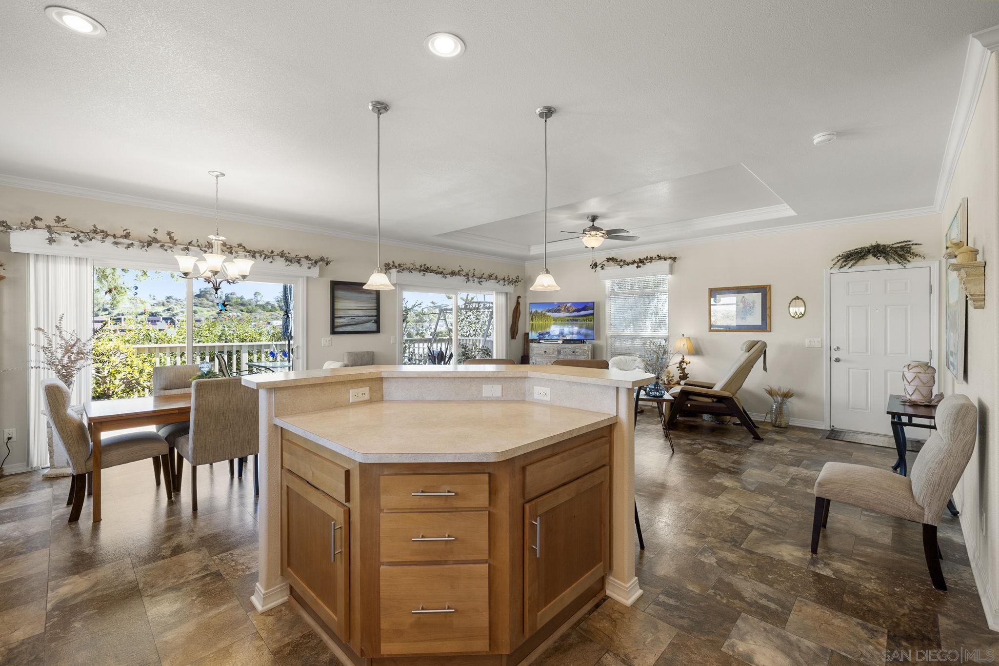 Detail Gallery Image 5 of 35 For 444 N El Camino Real  Spc 48,  Encinitas,  CA 92024 - 3 Beds | 2 Baths