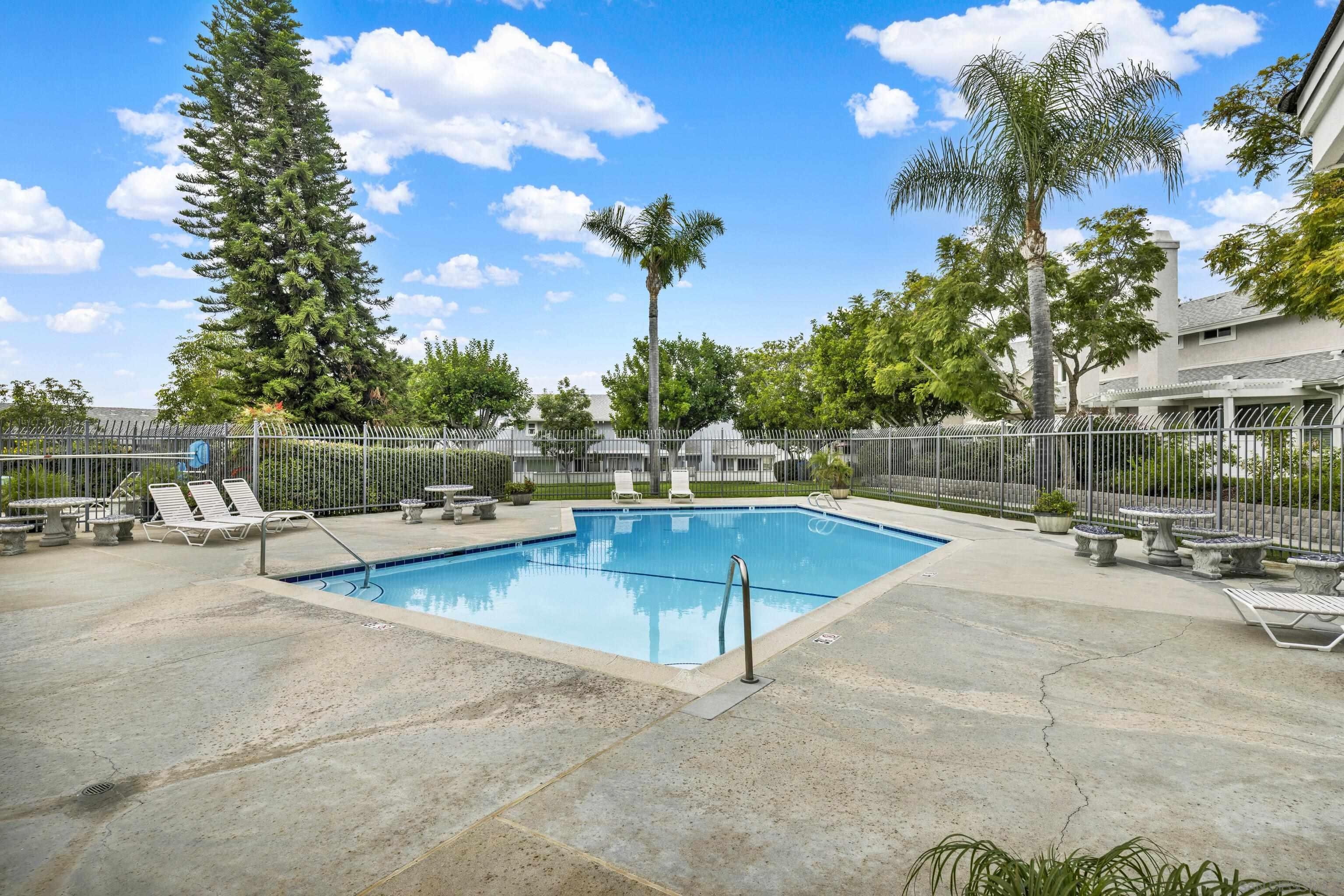 Detail Gallery Image 46 of 51 For 350  Windjammer Cir, Chula Vista,  CA 91910 - 2 Beds | 2/1 Baths