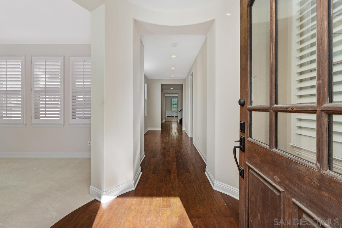 Detail Gallery Image 2 of 33 For 6376  Huntington Dr, Carlsbad,  CA 92009 - 4 Beds | 4/1 Baths