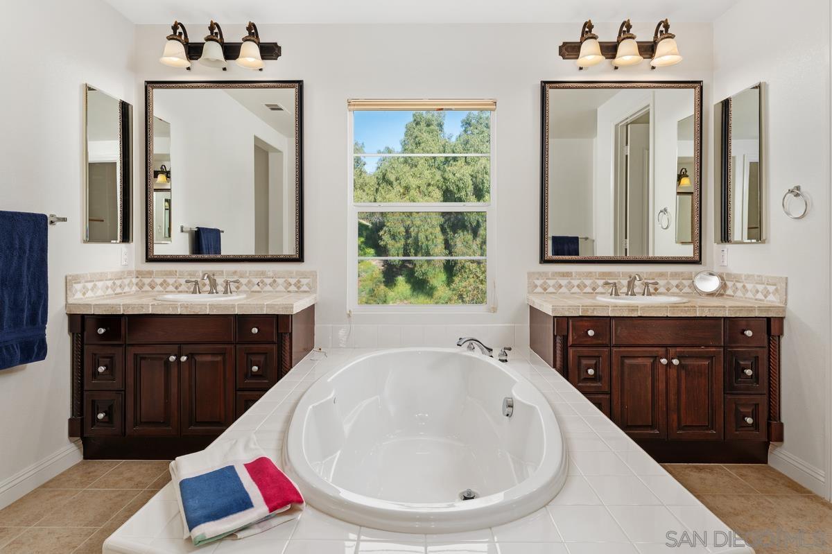 Detail Gallery Image 17 of 33 For 6376  Huntington Dr, Carlsbad,  CA 92009 - 4 Beds | 4/1 Baths