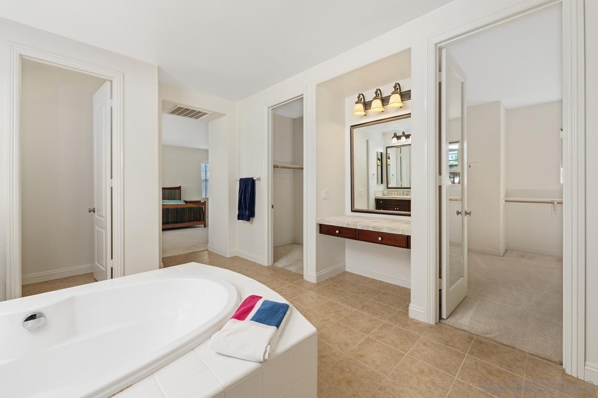 Detail Gallery Image 18 of 33 For 6376  Huntington Dr, Carlsbad,  CA 92009 - 4 Beds | 4/1 Baths