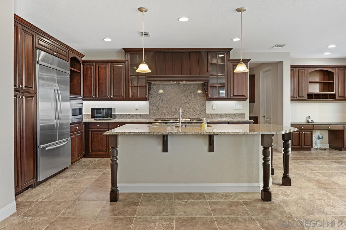 Detail Gallery Image 9 of 33 For 6376  Huntington Dr, Carlsbad,  CA 92009 - 4 Beds | 4/1 Baths