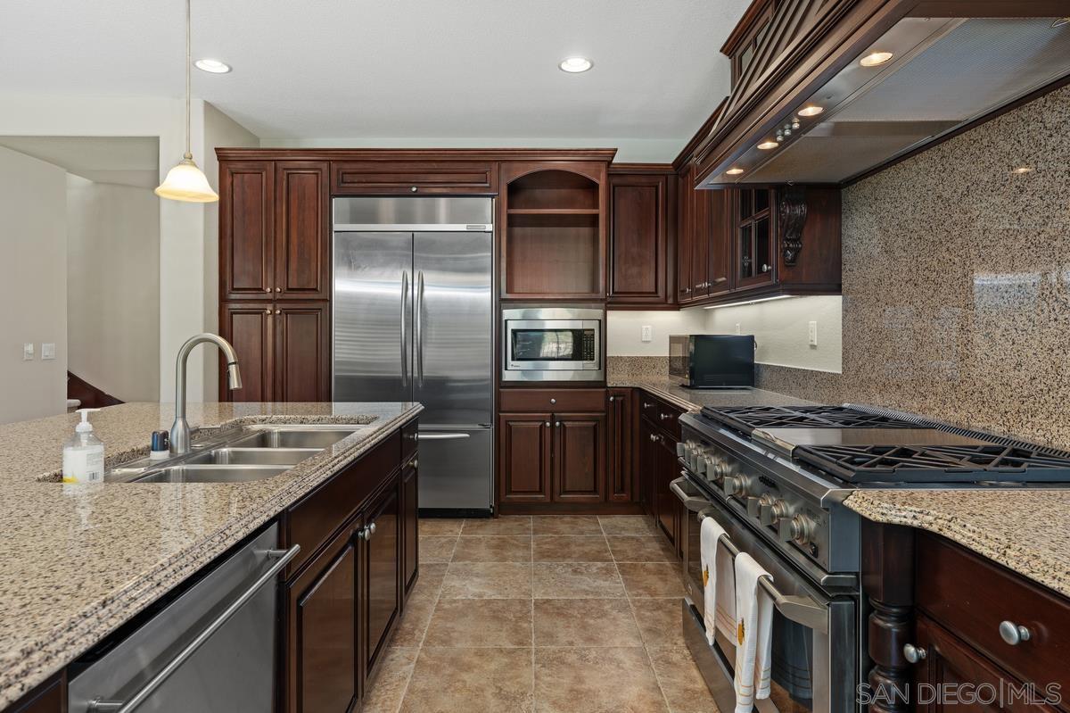 Detail Gallery Image 10 of 33 For 6376  Huntington Dr, Carlsbad,  CA 92009 - 4 Beds | 4/1 Baths