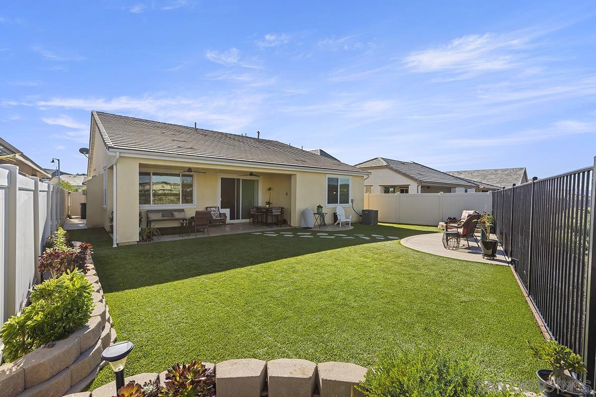 Detail Gallery Image 4 of 69 For 32100  Sedge Way, Temecula,  CA 92591 - 4 Beds | 2/1 Baths