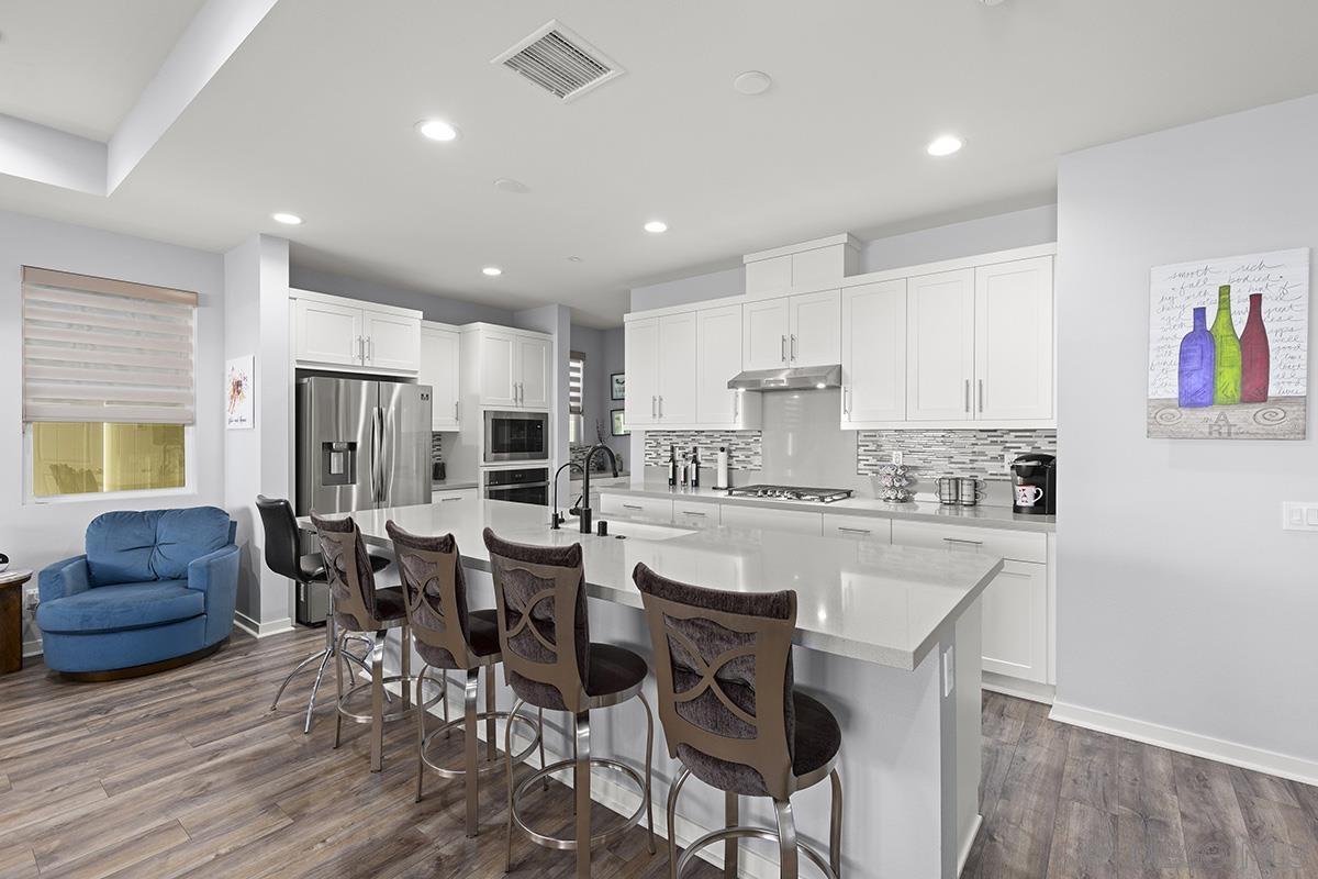 Detail Gallery Image 7 of 69 For 32100  Sedge Way, Temecula,  CA 92591 - 4 Beds | 2/1 Baths