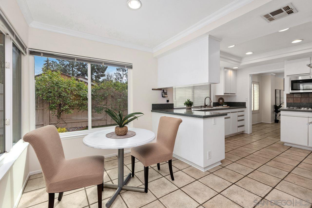 Detail Gallery Image 11 of 27 For 11152  Vivaracho Way, San Diego,  CA 92124 - 4 Beds | 2 Baths