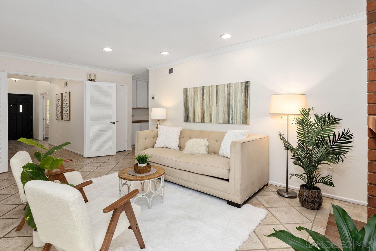 Detail Gallery Image 8 of 27 For 11152  Vivaracho Way, San Diego,  CA 92124 - 4 Beds | 2 Baths