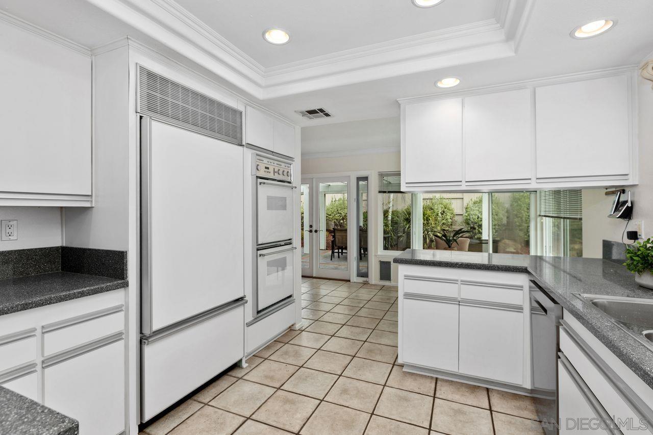 Detail Gallery Image 10 of 27 For 11152  Vivaracho Way, San Diego,  CA 92124 - 4 Beds | 2 Baths