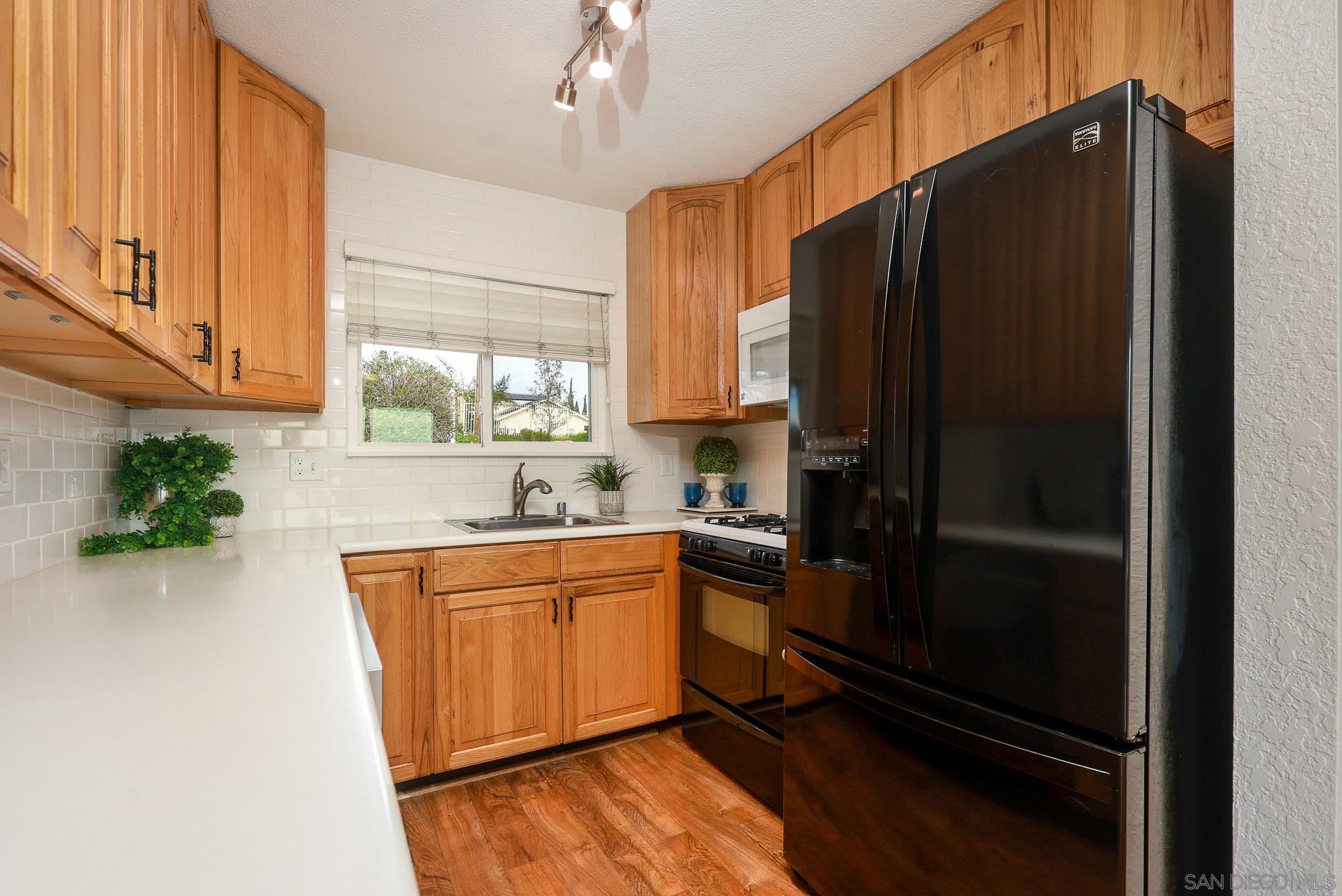 Detail Gallery Image 11 of 32 For 11739  Walnut Rd, Lakeside,  CA 92040 - 3 Beds | 2 Baths