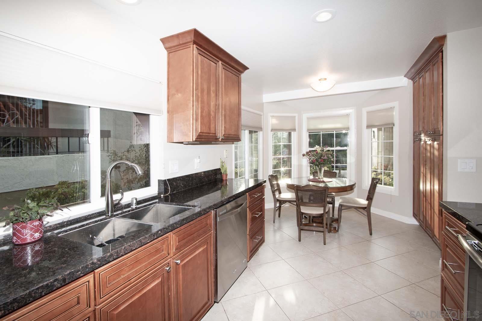 Detail Gallery Image 14 of 64 For 17489  Carnton Way, San Diego,  CA 92128 - 2 Beds | 2 Baths