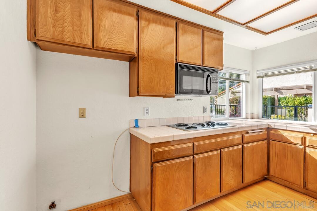 Detail Gallery Image 13 of 44 For 1234  Granada Way, San Marcos,  CA 92078 - 3 Beds | 2 Baths