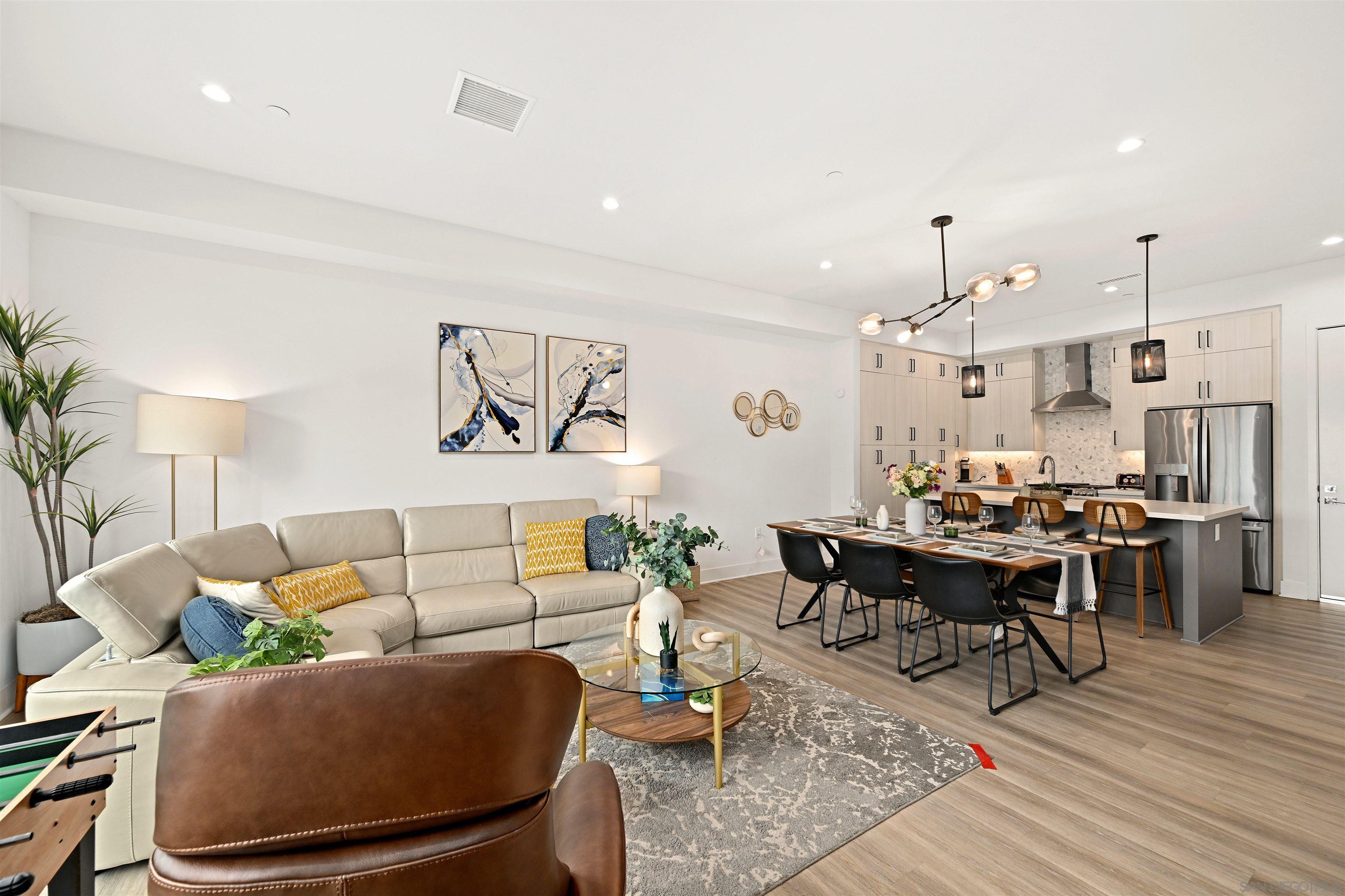 Detail Gallery Image 2 of 33 For 1055  32nd St  #9,  San Diego,  CA 92102 - 3 Beds | 2/1 Baths