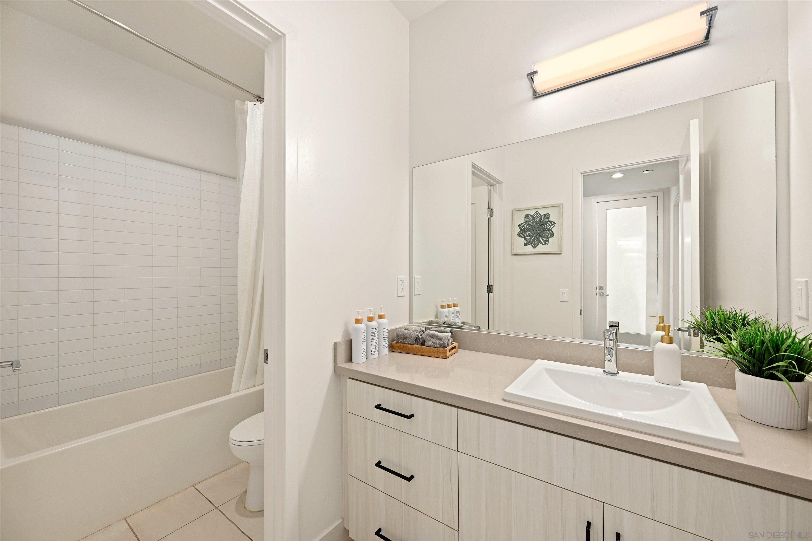 Detail Gallery Image 18 of 33 For 1055  32nd St  #9,  San Diego,  CA 92102 - 3 Beds | 2/1 Baths