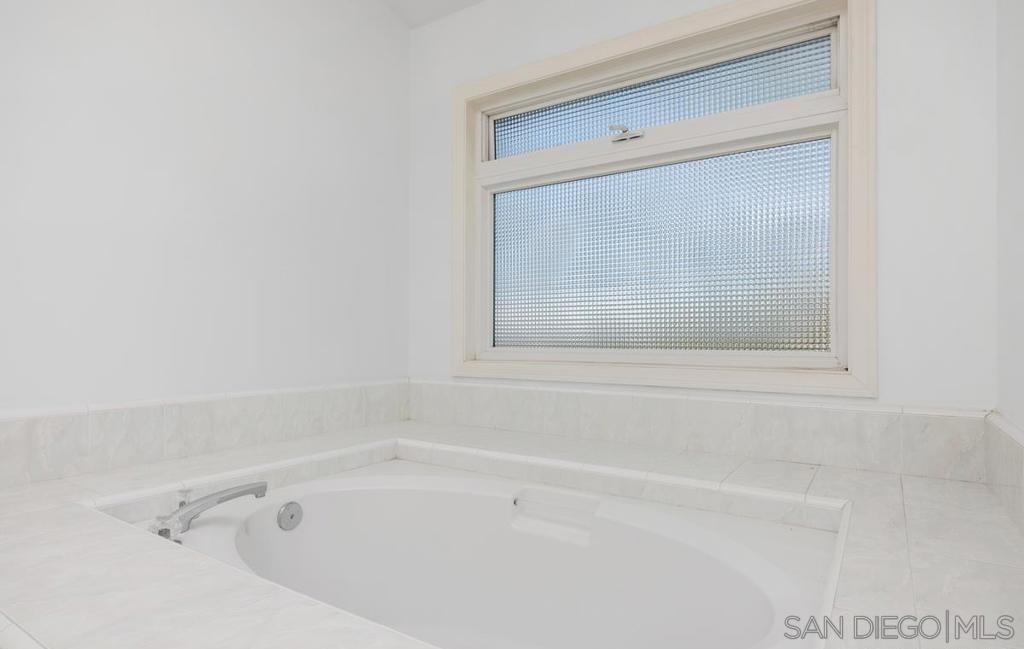 Detail Gallery Image 24 of 35 For 1090  Alexandra Ln, Encinitas,  CA 92024 - 4 Beds | 2/1 Baths