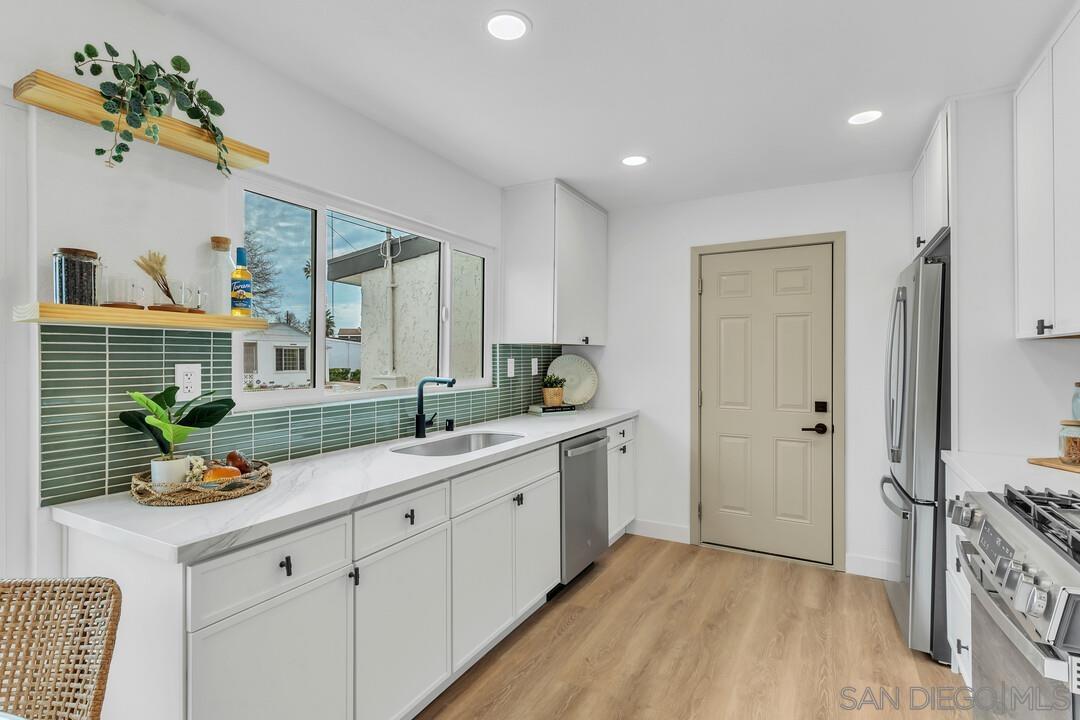 Detail Gallery Image 11 of 37 For 5230  Nutmeg Street, San Diego,  CA 92105 - 3 Beds | 2 Baths