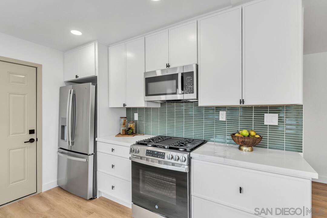 Detail Gallery Image 13 of 37 For 5230  Nutmeg Street, San Diego,  CA 92105 - 3 Beds | 2 Baths