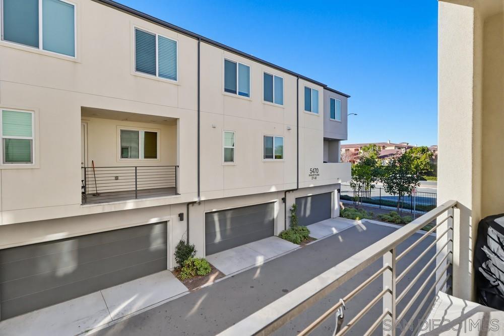 Detail Gallery Image 14 of 33 For 5474  Seacliff Pl  #36,  San Diego,  CA 92154 - 3 Beds | 2/1 Baths