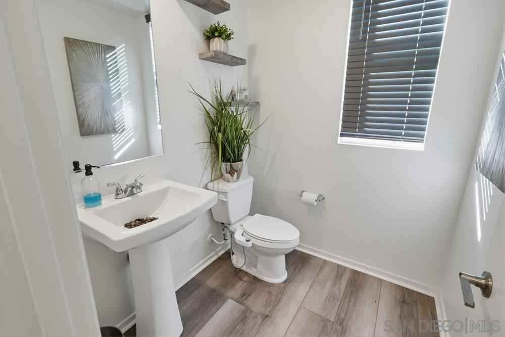 Detail Gallery Image 27 of 33 For 5474  Seacliff Pl  #36,  San Diego,  CA 92154 - 3 Beds | 2/1 Baths