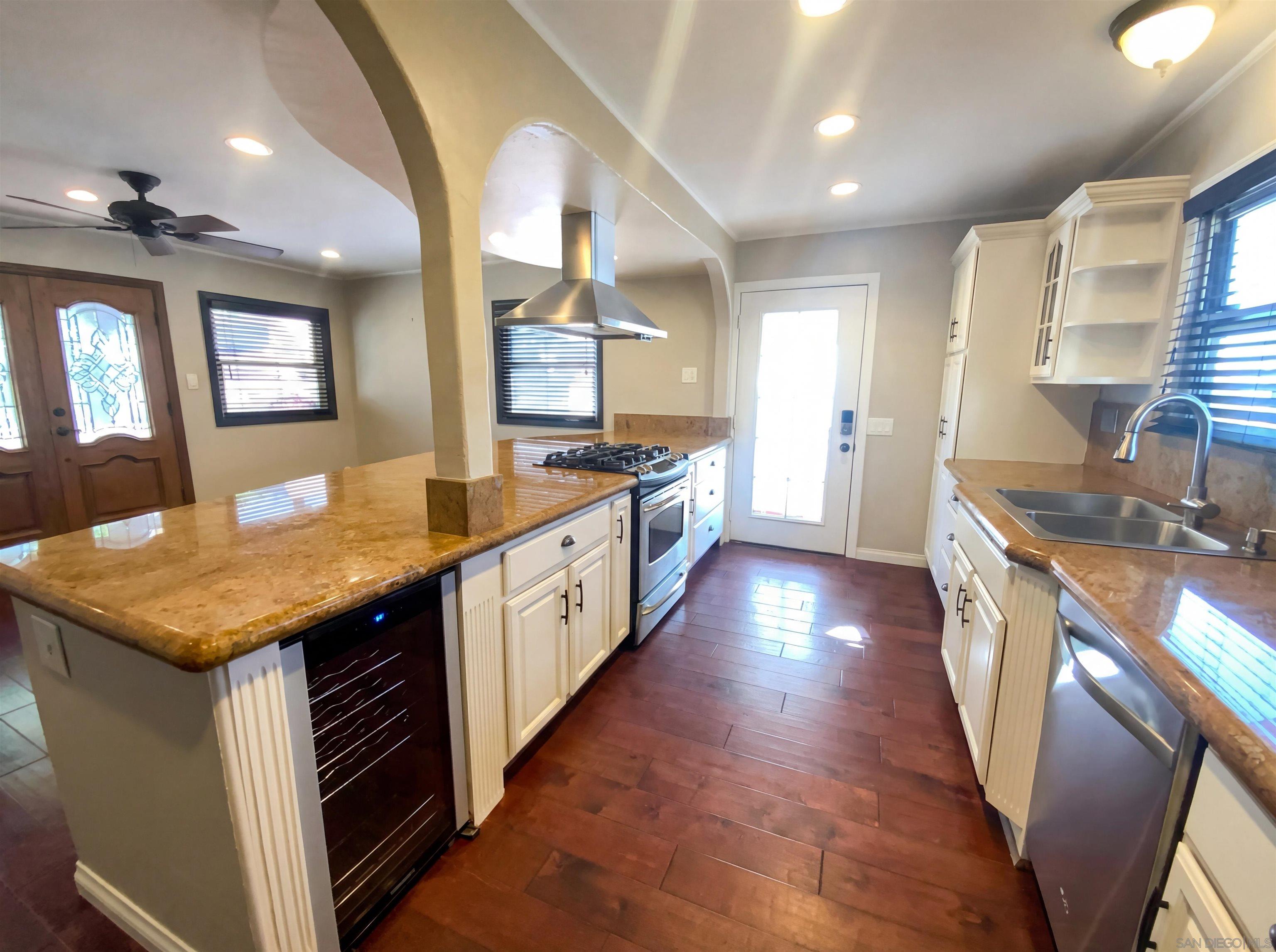 Detail Gallery Image 2 of 45 For 2541  Haller St, San Diego,  CA 92104 - 2 Beds | 1 Baths