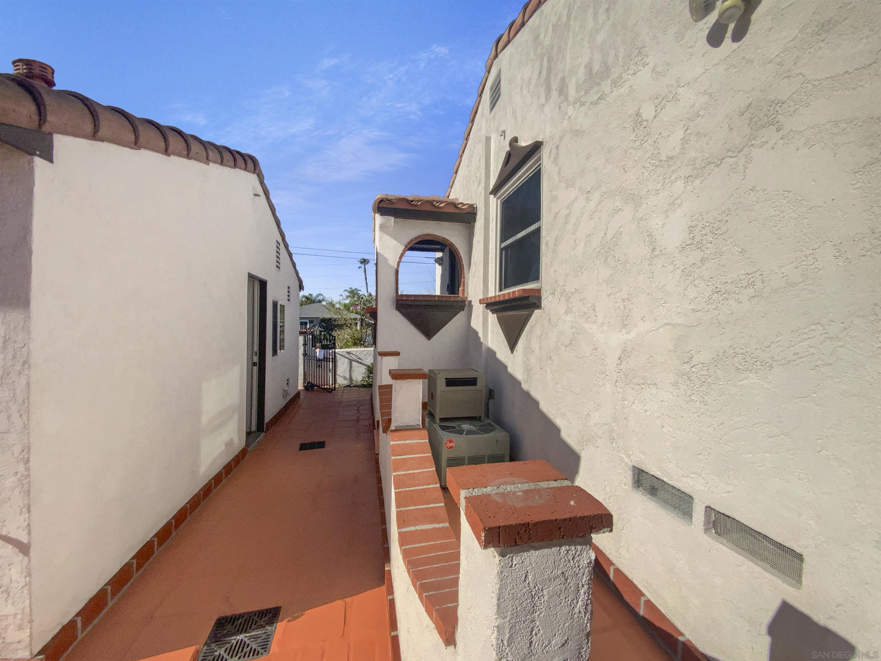 Detail Gallery Image 28 of 45 For 2541  Haller St, San Diego,  CA 92104 - 2 Beds | 1 Baths