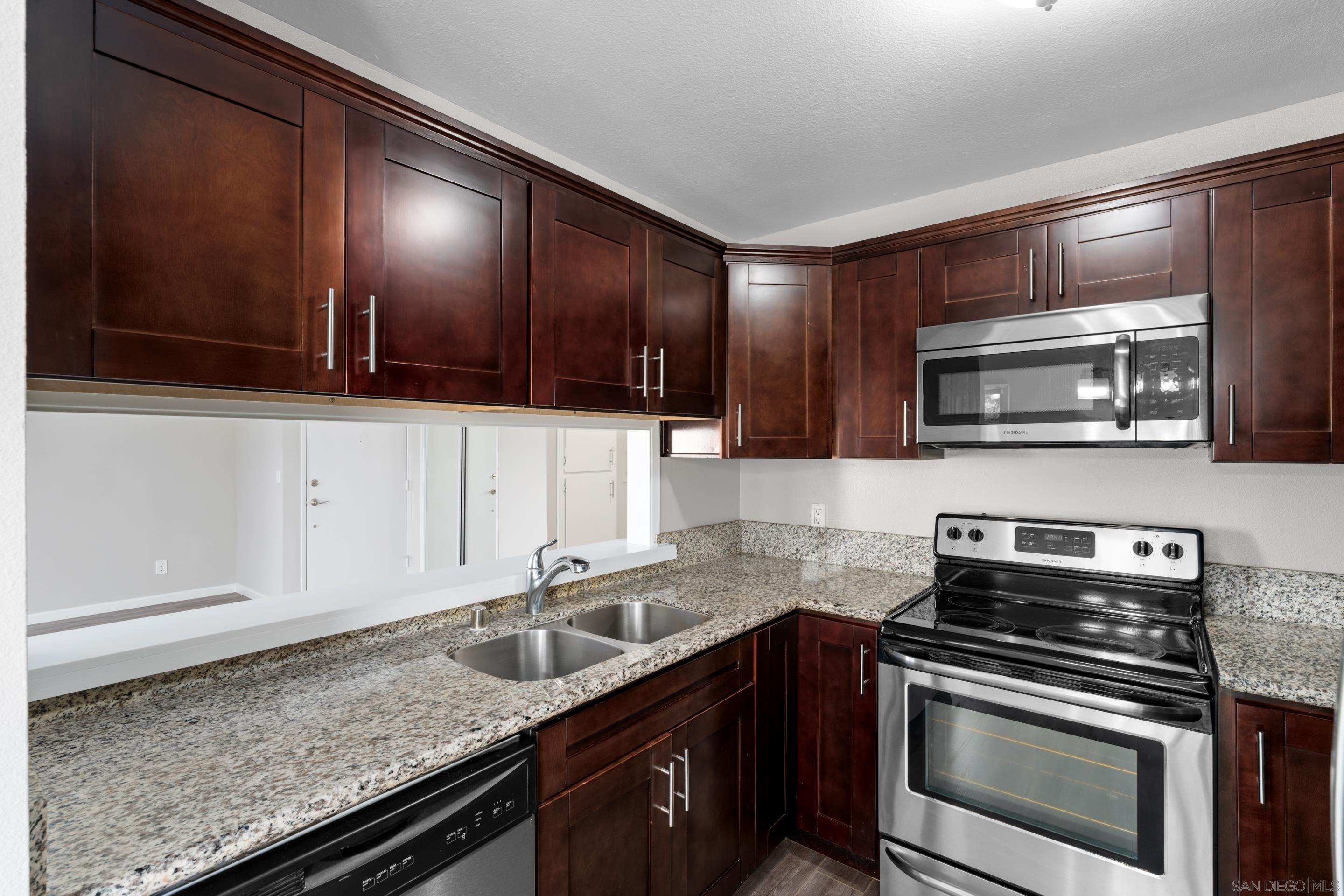 Detail Gallery Image 14 of 29 For 4064  Huerfano Avenue  #249,  San Diego,  CA 92117 - 2 Beds | 1 Baths