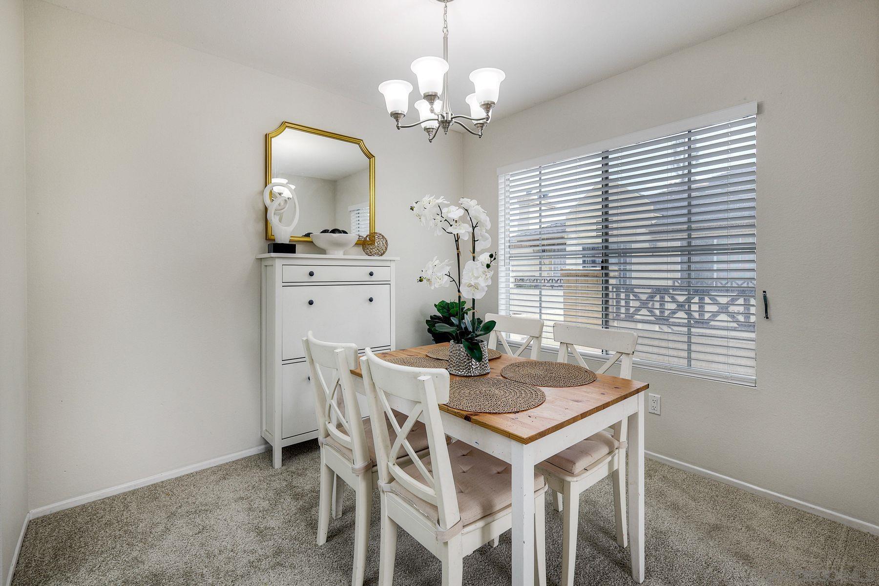 Detail Gallery Image 2 of 27 For 2035  Lakeridge Cir, Chula Vista,  CA 91913 - 2 Beds | 2 Baths