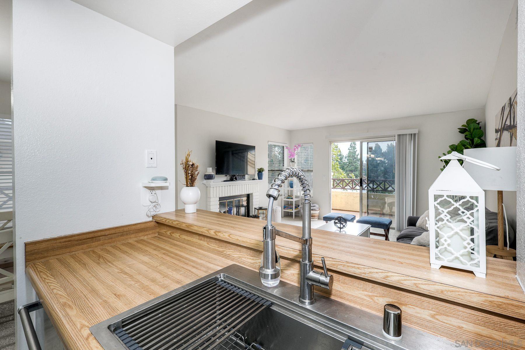 Detail Gallery Image 11 of 27 For 2035  Lakeridge Cir, Chula Vista,  CA 91913 - 2 Beds | 2 Baths