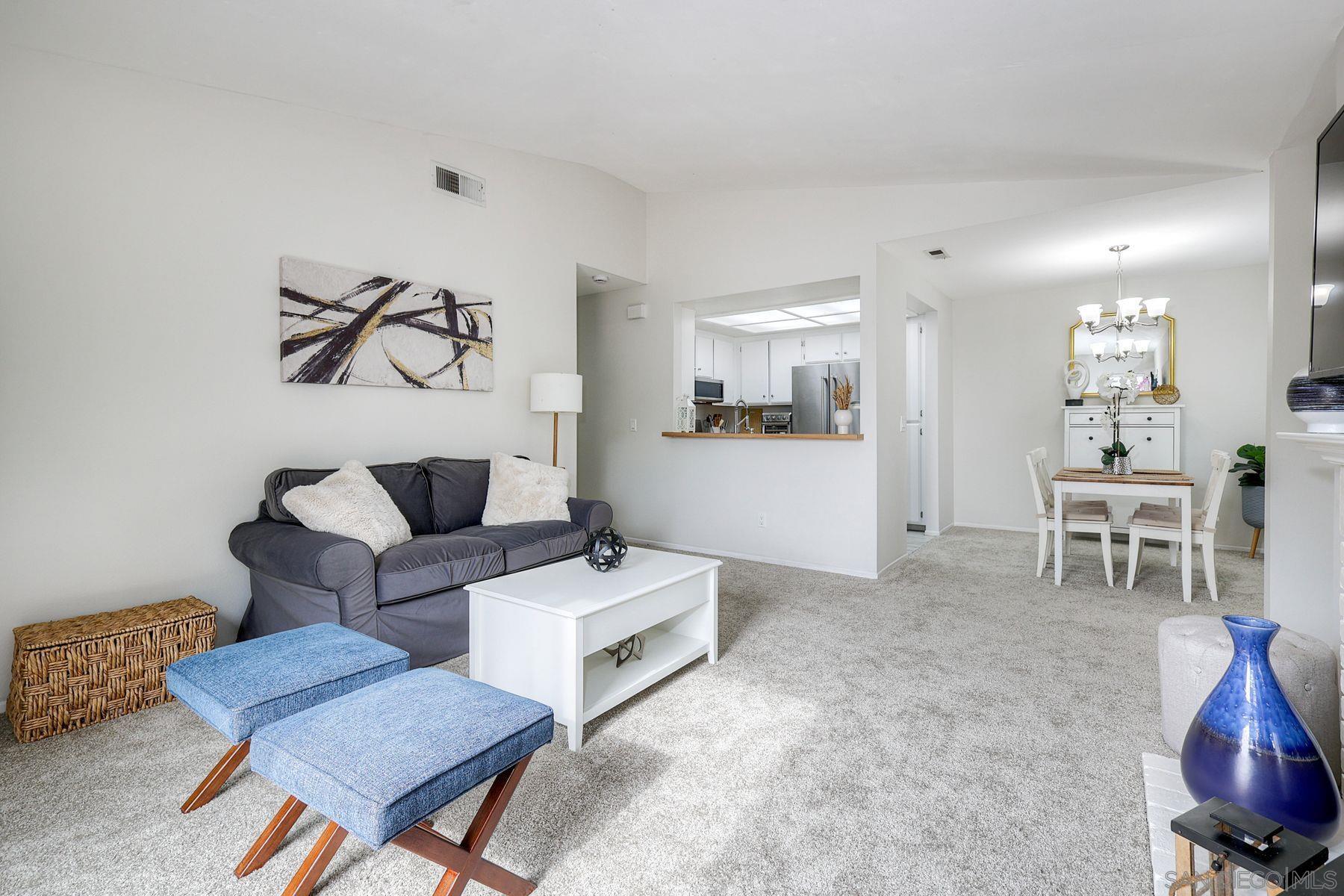 Detail Gallery Image 14 of 27 For 2035  Lakeridge Cir, Chula Vista,  CA 91913 - 2 Beds | 2 Baths