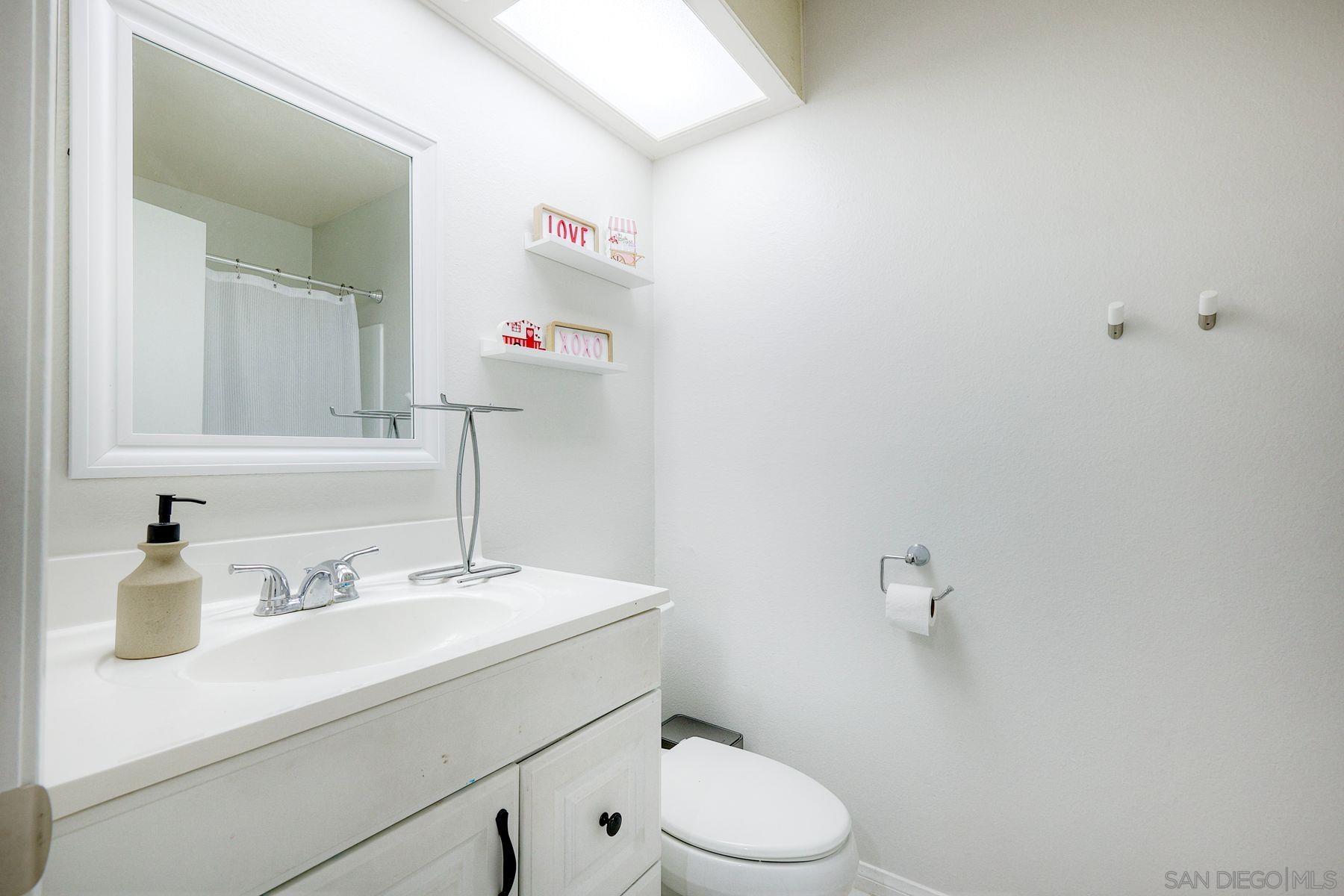 Detail Gallery Image 19 of 27 For 2035  Lakeridge Cir, Chula Vista,  CA 91913 - 2 Beds | 2 Baths