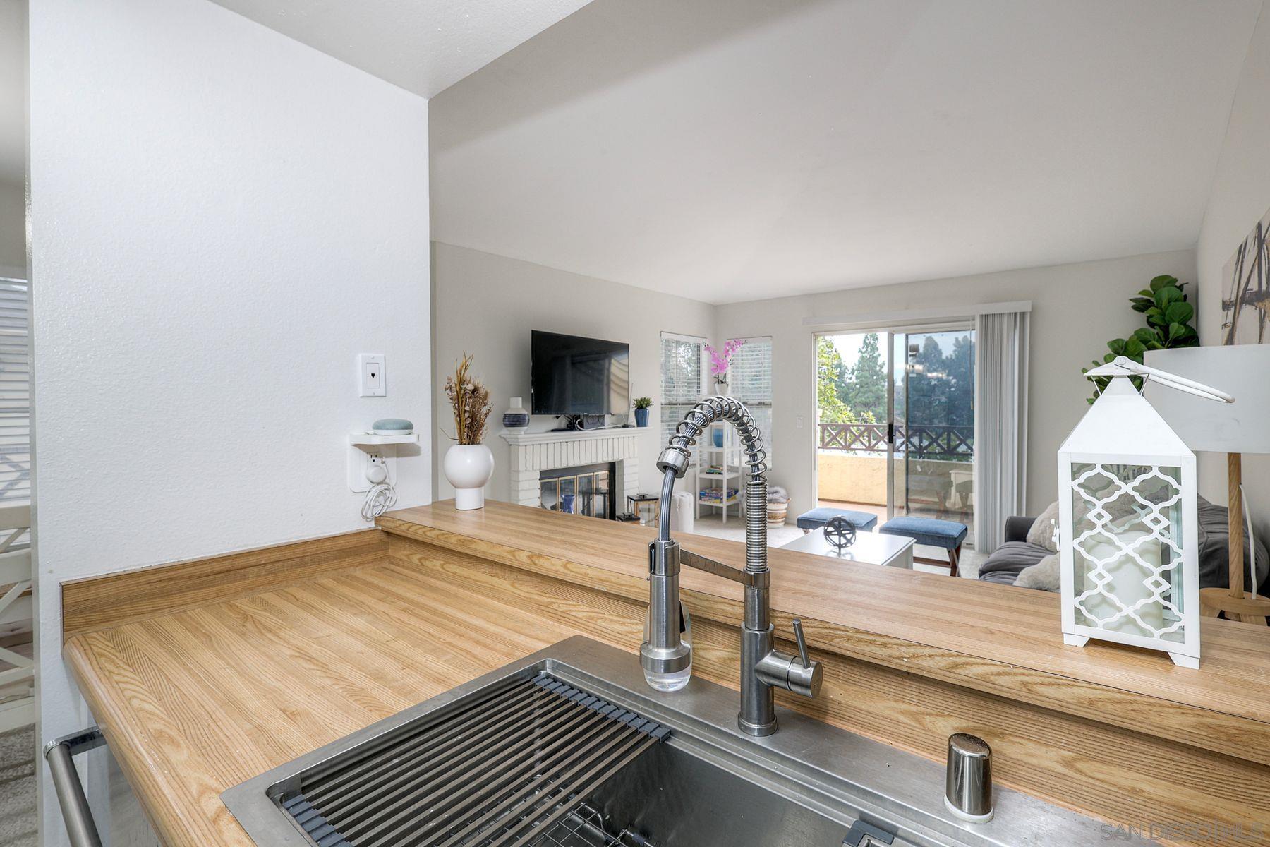 Detail Gallery Image 10 of 27 For 2035  Lakeridge Cir, Chula Vista,  CA 91913 - 2 Beds | 2 Baths