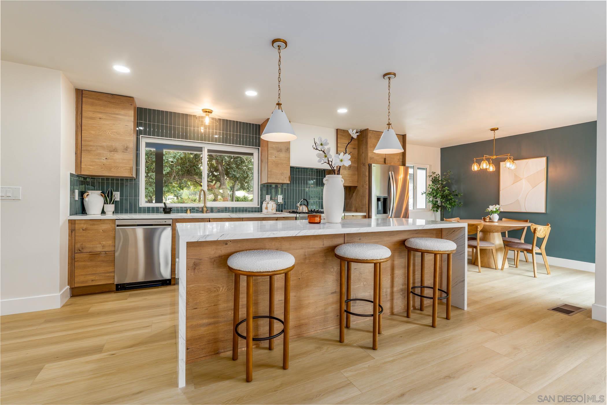 Front Image Thumbnail for SD260001811