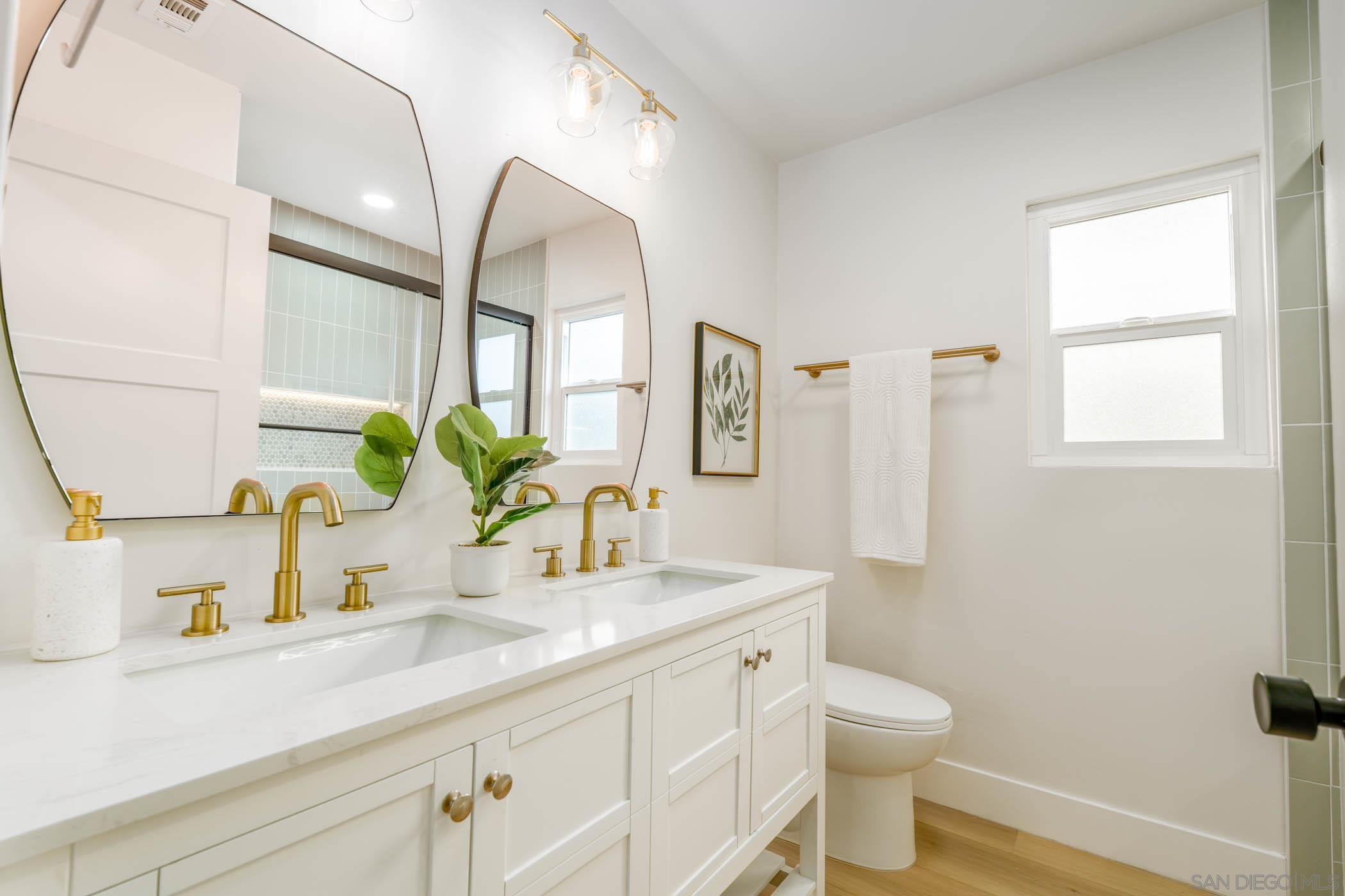 Detail Gallery Image 13 of 26 For 1602  Montgomery, Vista,  CA 92084 - 4 Beds | 3 Baths