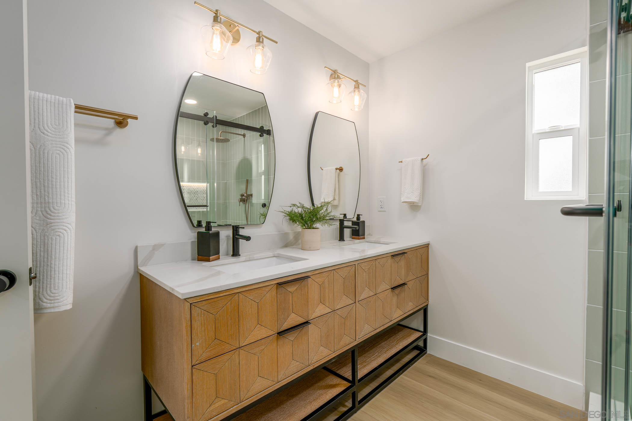 Detail Gallery Image 20 of 26 For 1602  Montgomery, Vista,  CA 92084 - 4 Beds | 3 Baths