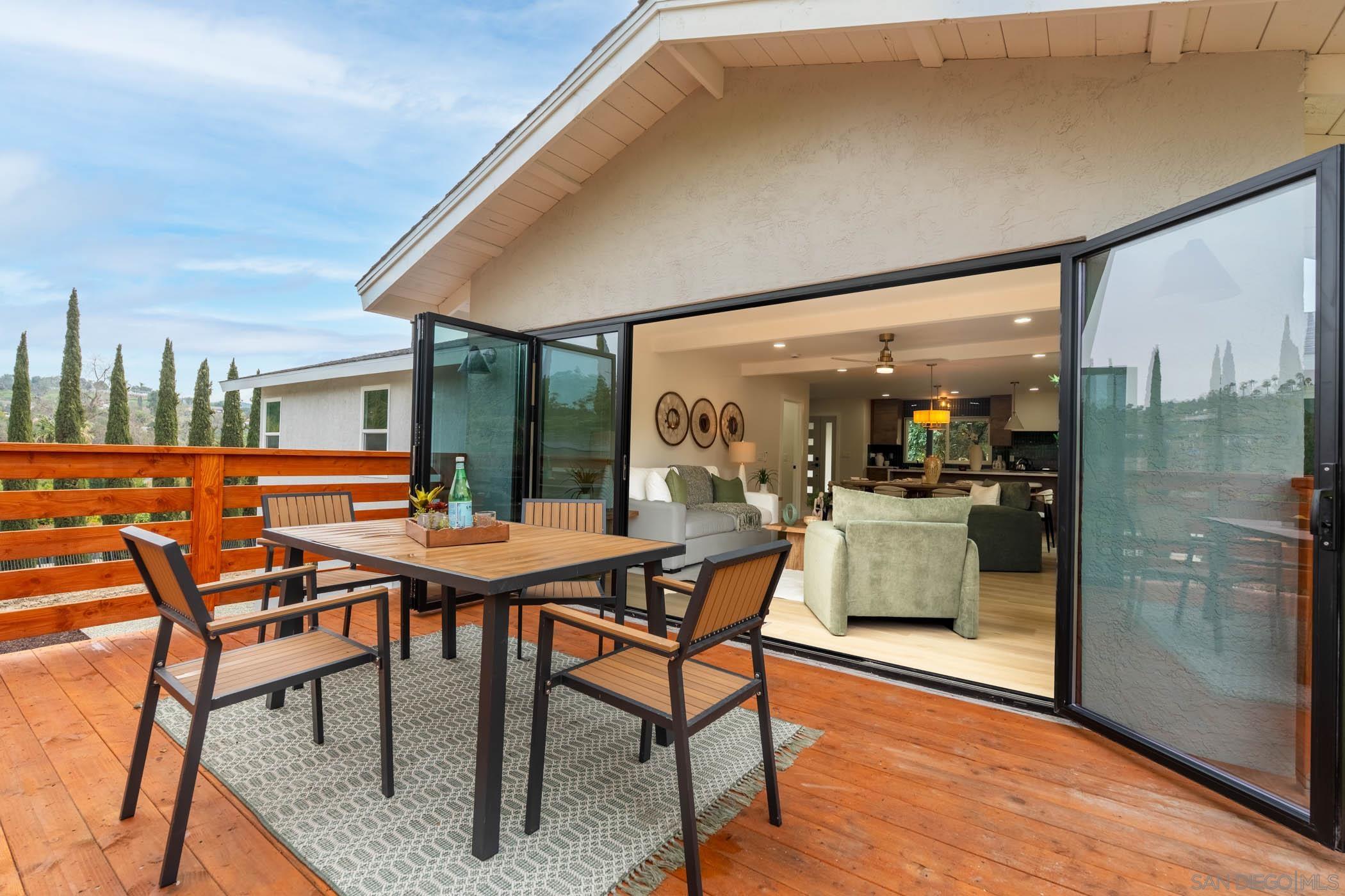 Detail Gallery Image 4 of 26 For 1602  Montgomery, Vista,  CA 92084 - 4 Beds | 3 Baths