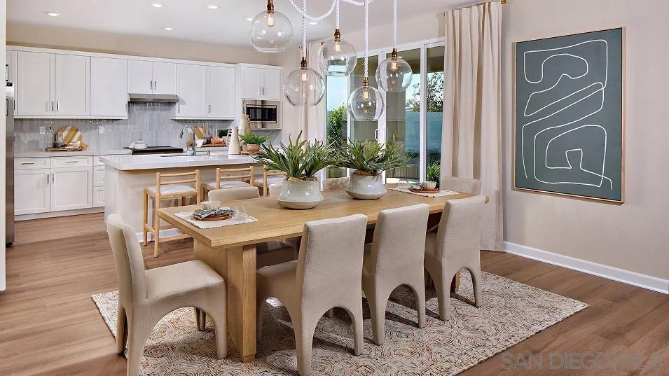 Detail Gallery Image 4 of 17 For 107  Metz Way, Oceanside,  CA 92057 - 3 Beds | 3 Baths