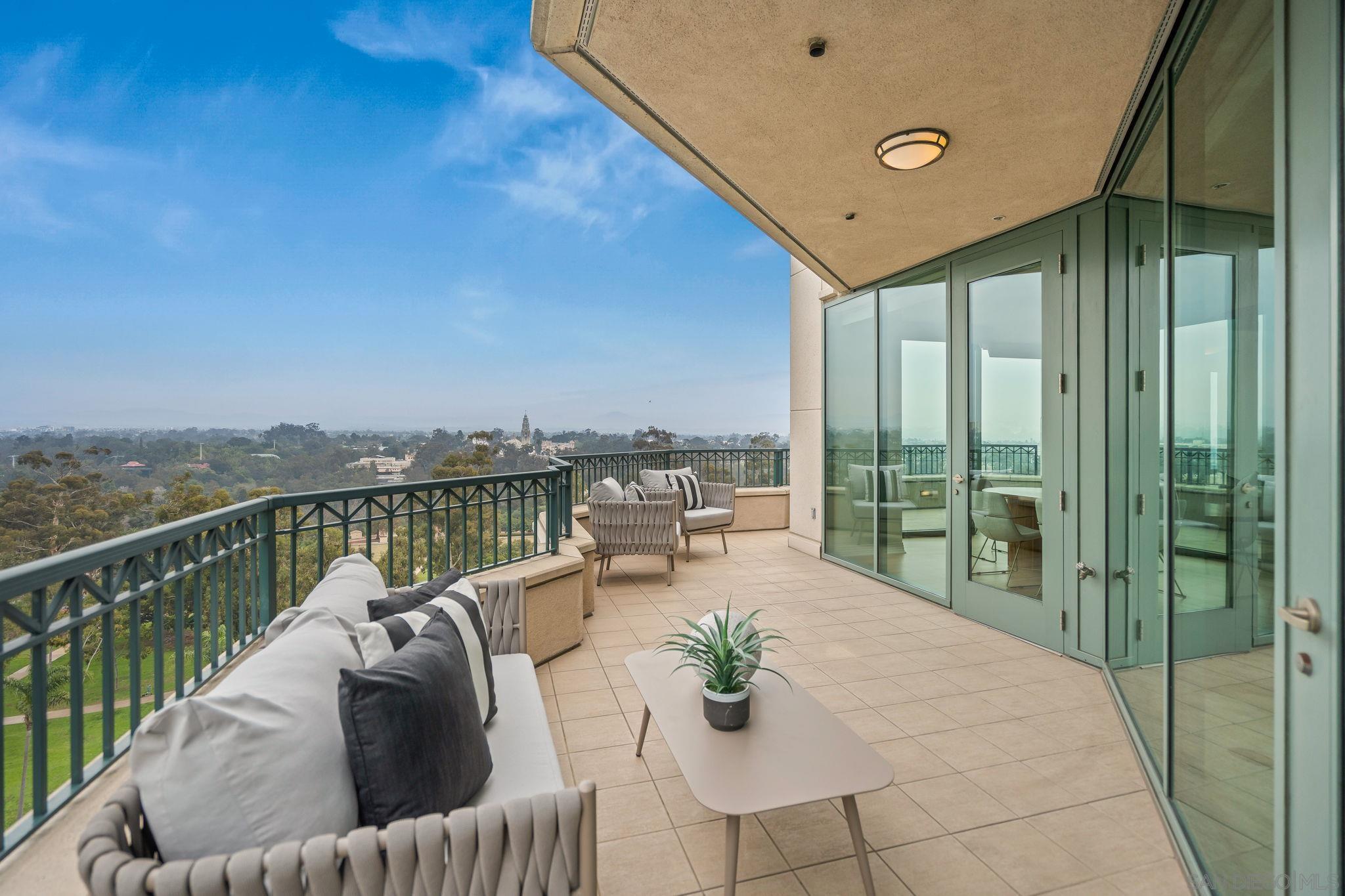 Detail Gallery Image 16 of 64 For 2500  6th Ave.  Ph5,  San Diego,  CA 92103 - 4 Beds | 4/1 Baths