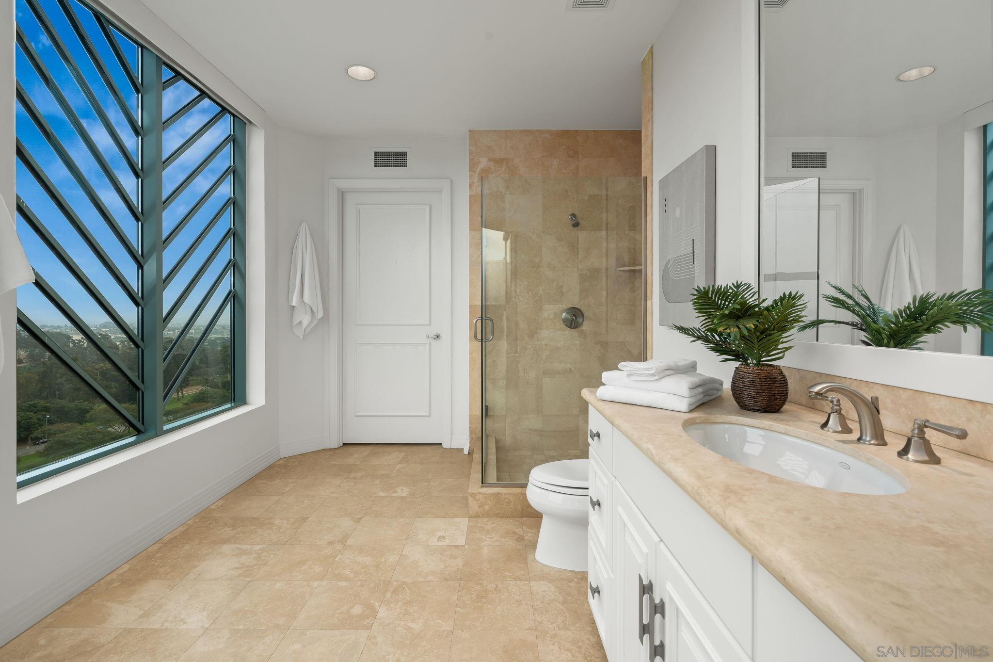 Detail Gallery Image 40 of 64 For 2500  6th Ave.  Ph5,  San Diego,  CA 92103 - 4 Beds | 4/1 Baths