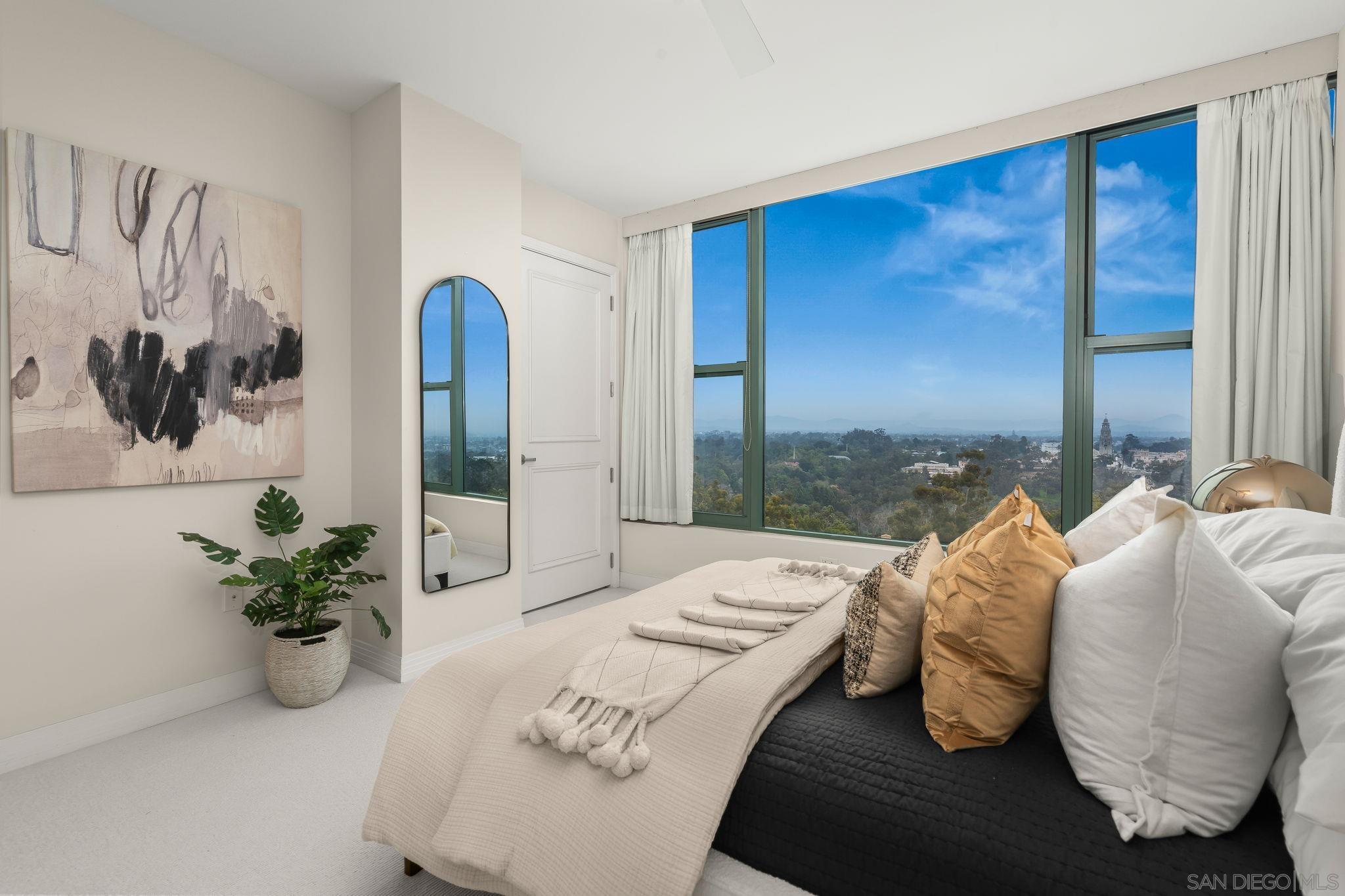 Detail Gallery Image 42 of 64 For 2500  6th Ave.  Ph5,  San Diego,  CA 92103 - 4 Beds | 4/1 Baths