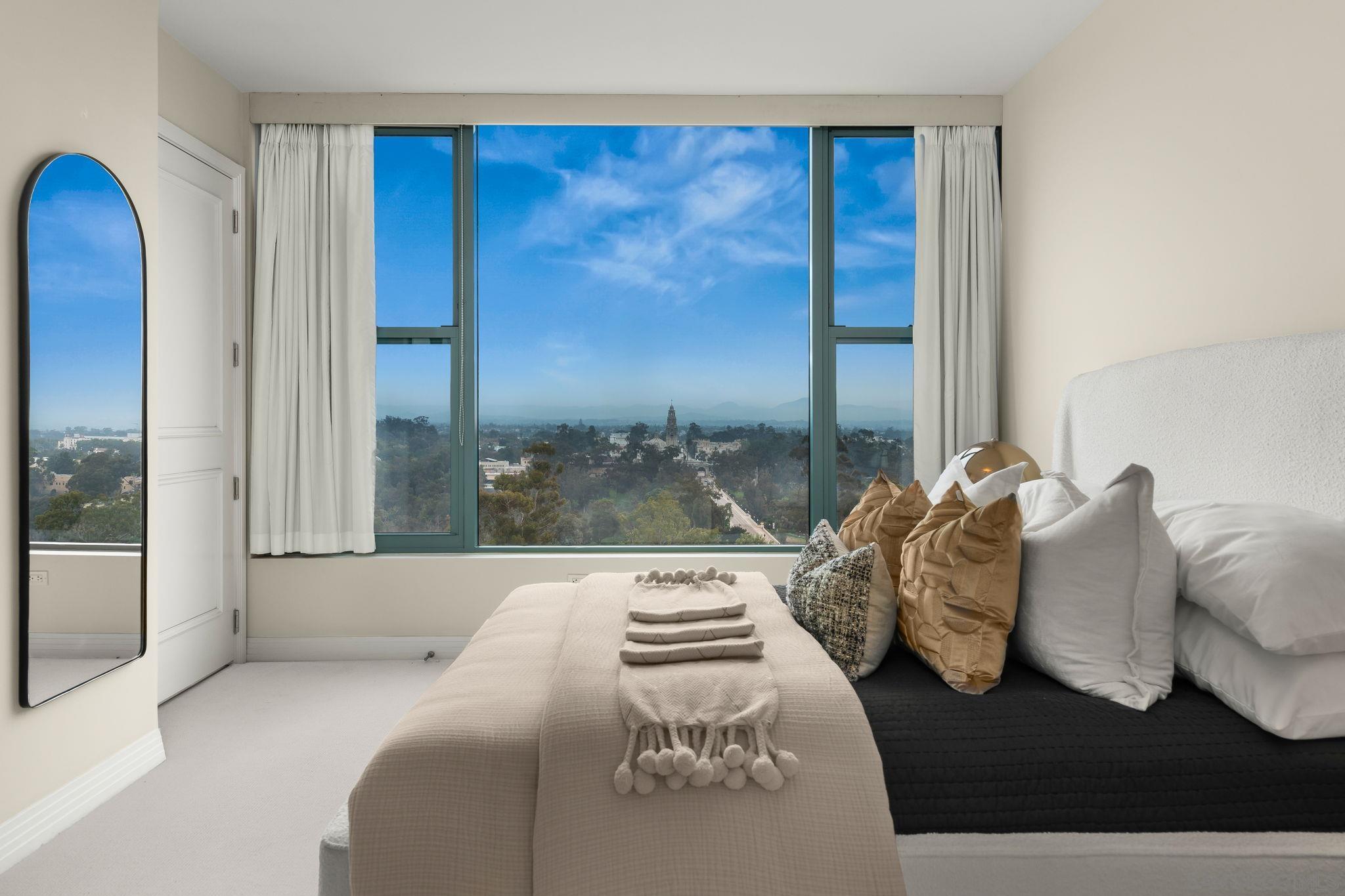 Detail Gallery Image 43 of 64 For 2500  6th Ave.  Ph5,  San Diego,  CA 92103 - 4 Beds | 4/1 Baths