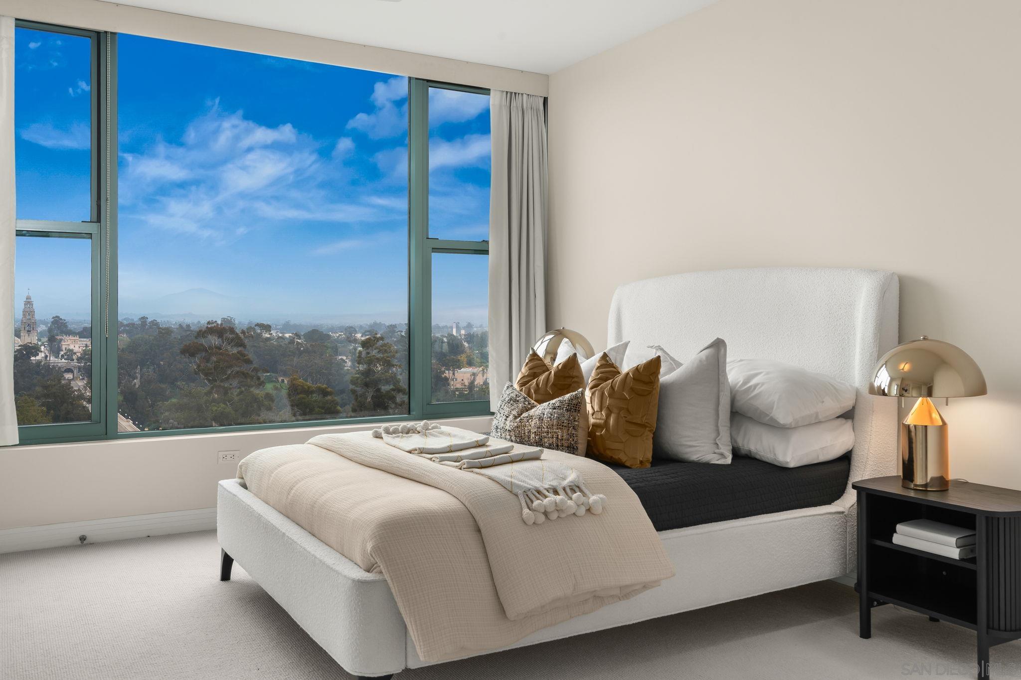 Detail Gallery Image 44 of 64 For 2500  6th Ave.  Ph5,  San Diego,  CA 92103 - 4 Beds | 4/1 Baths