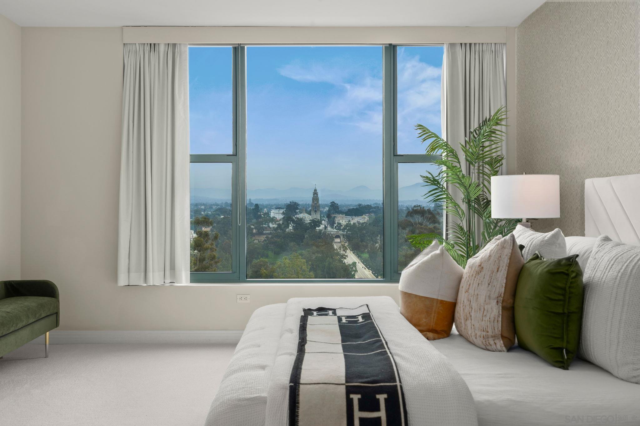 Detail Gallery Image 46 of 64 For 2500  6th Ave.  Ph5,  San Diego,  CA 92103 - 4 Beds | 4/1 Baths