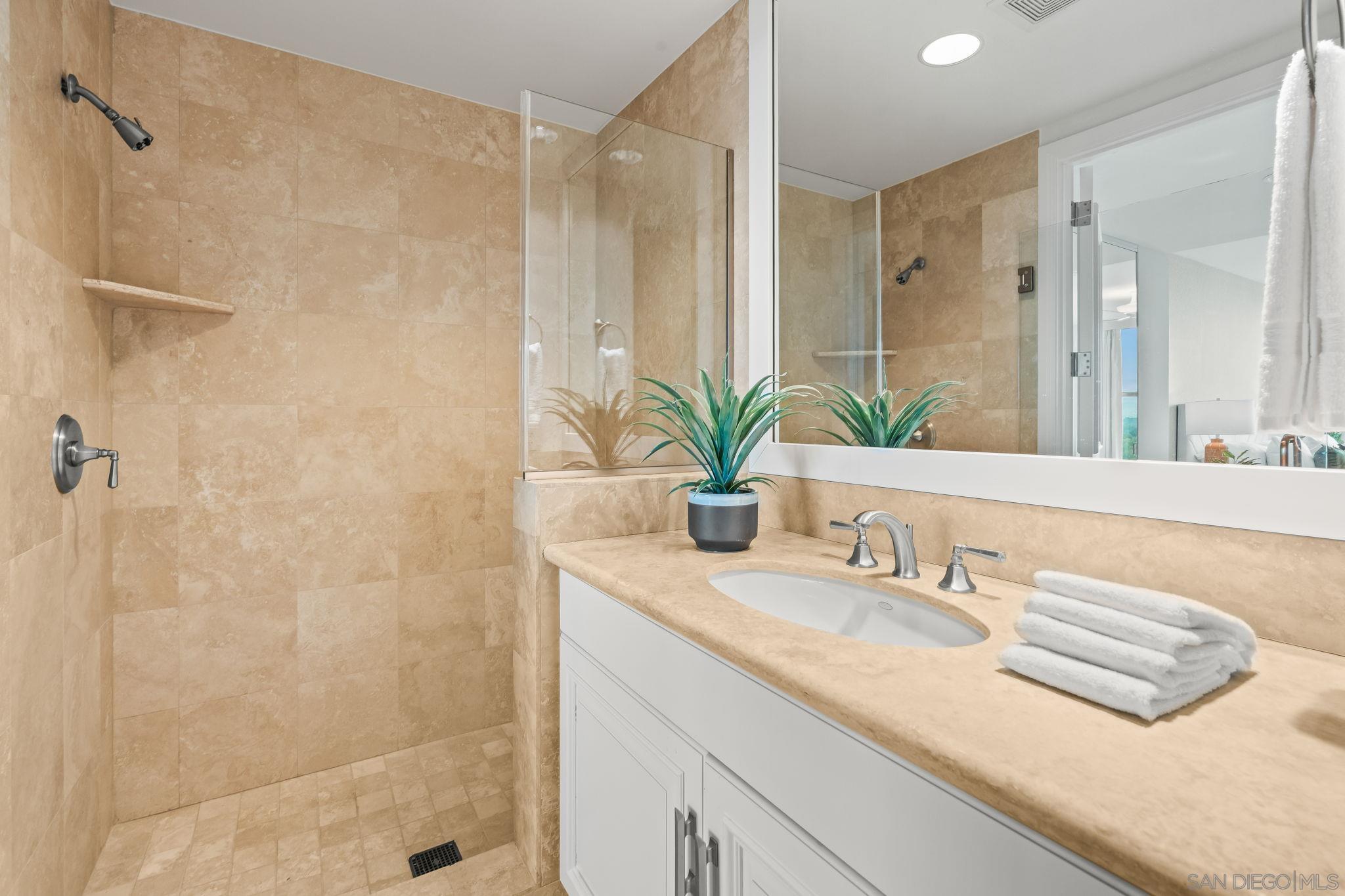 Detail Gallery Image 49 of 64 For 2500  6th Ave.  Ph5,  San Diego,  CA 92103 - 4 Beds | 4/1 Baths