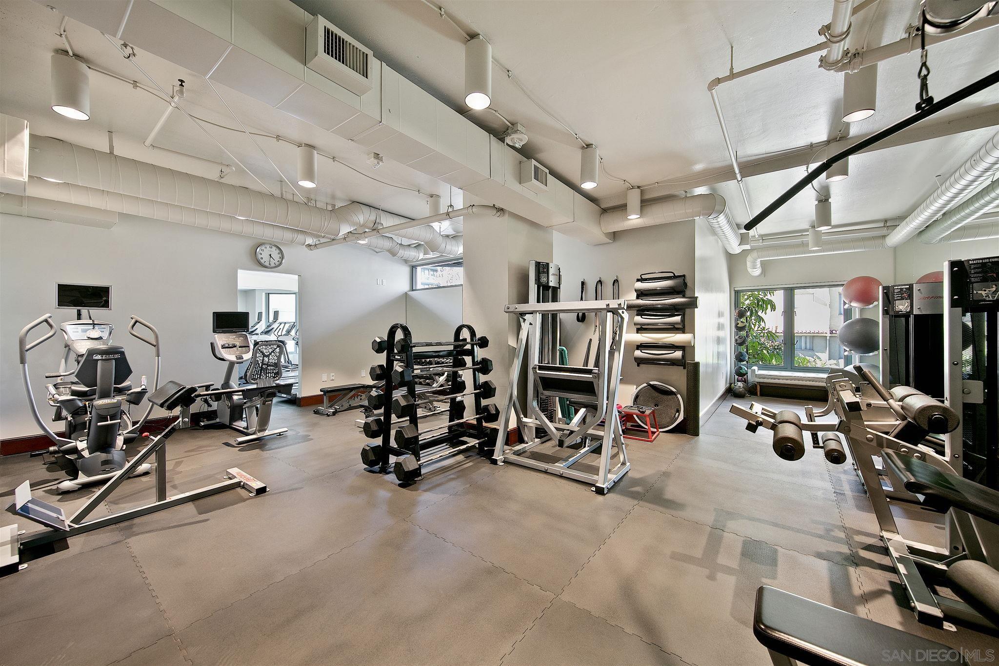 Detail Gallery Image 57 of 64 For 2500  6th Ave.  Ph5,  San Diego,  CA 92103 - 4 Beds | 4/1 Baths